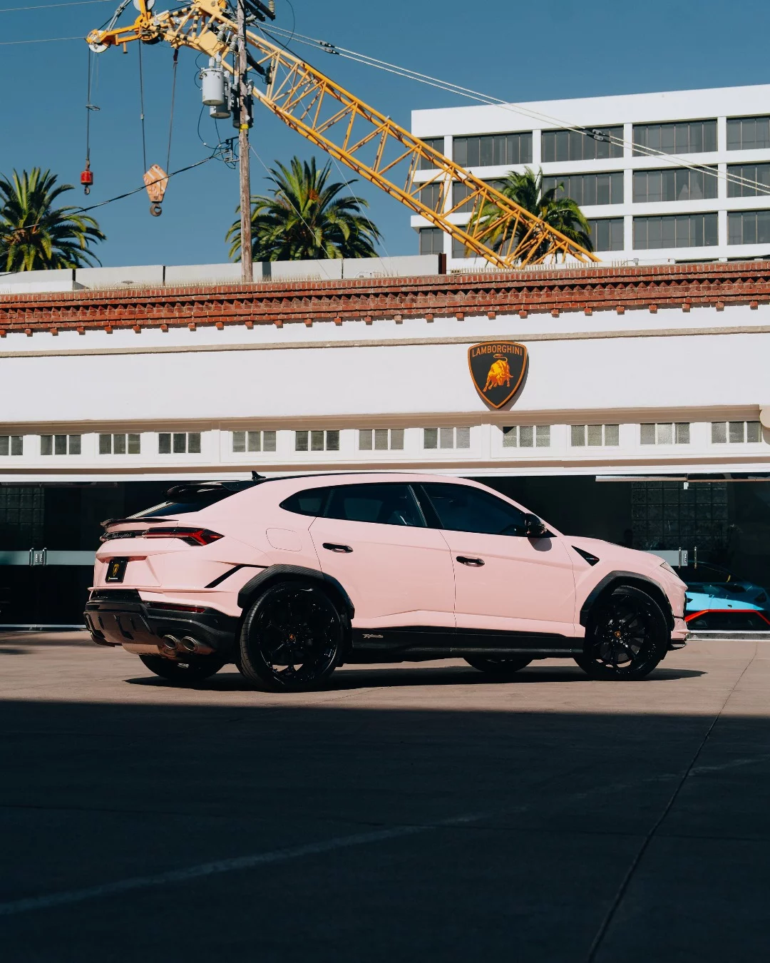 Rosa Clori Lamborghini Urus