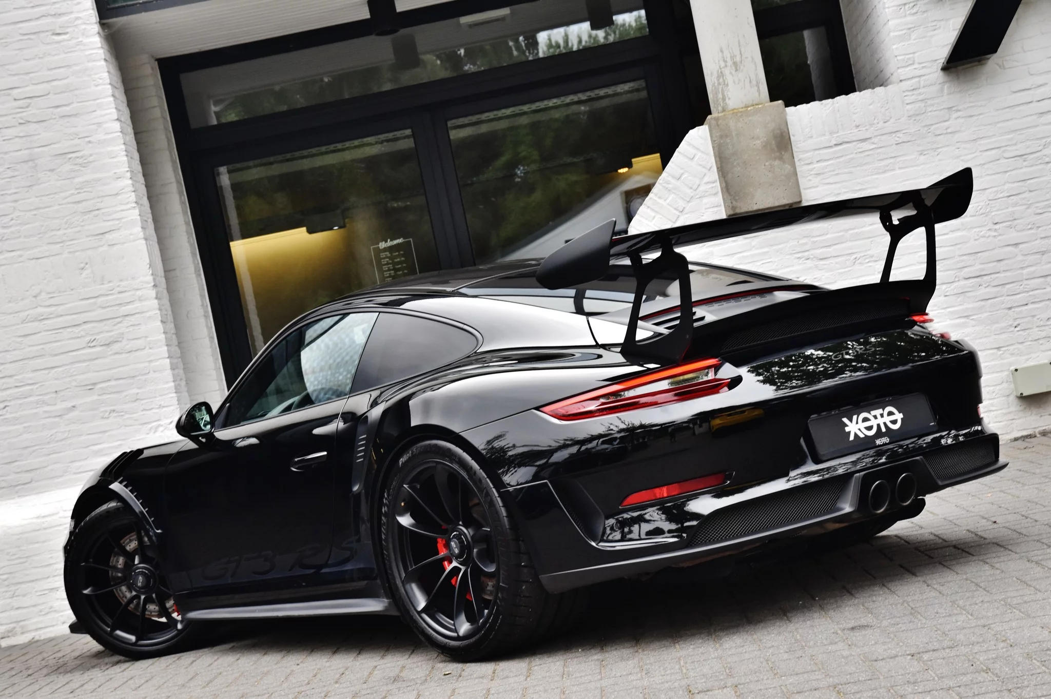Black Porsche 911 GT3 RS