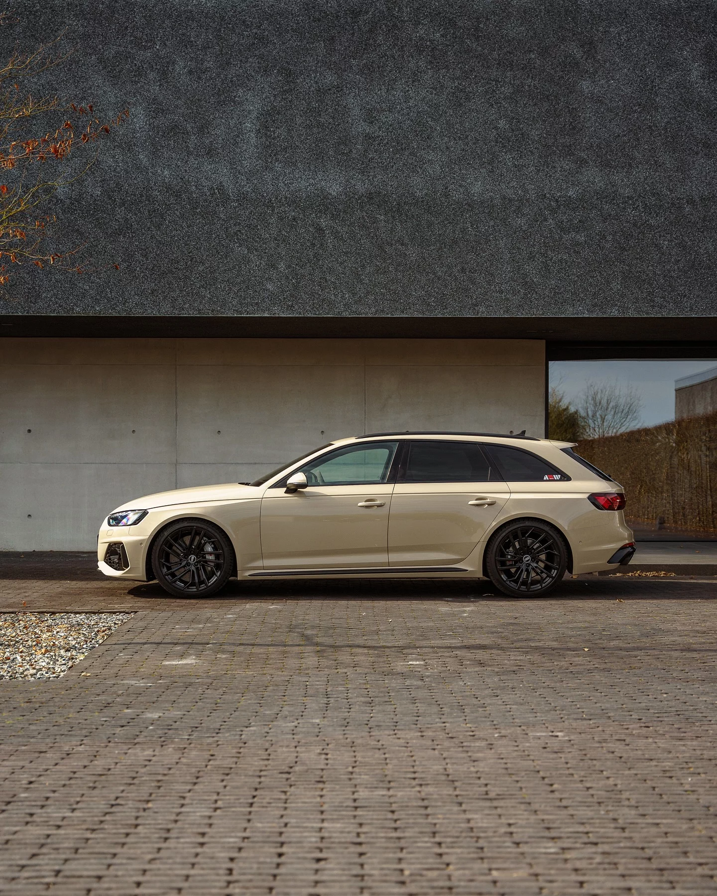 Mocha Latte Audi RS4 Avant