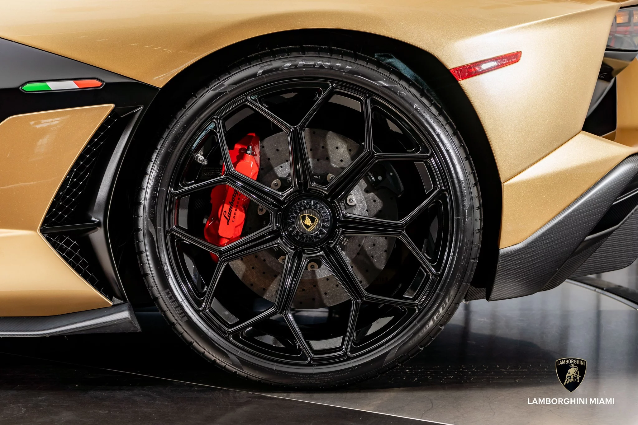Oro Mafdet Lamborghini Aventador