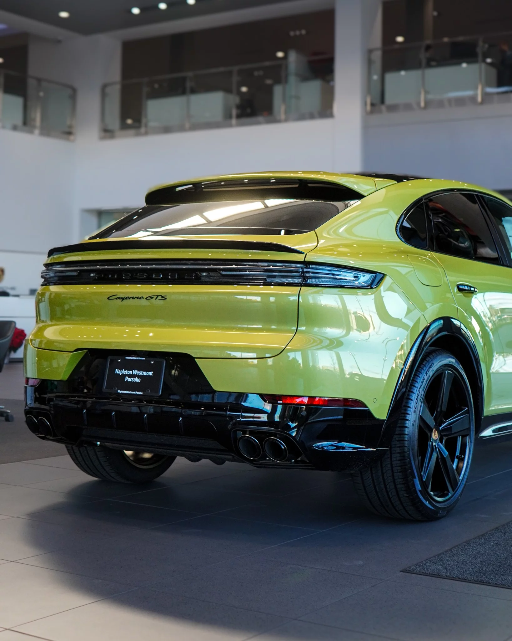Peridot Metallic Porsche Cayenne