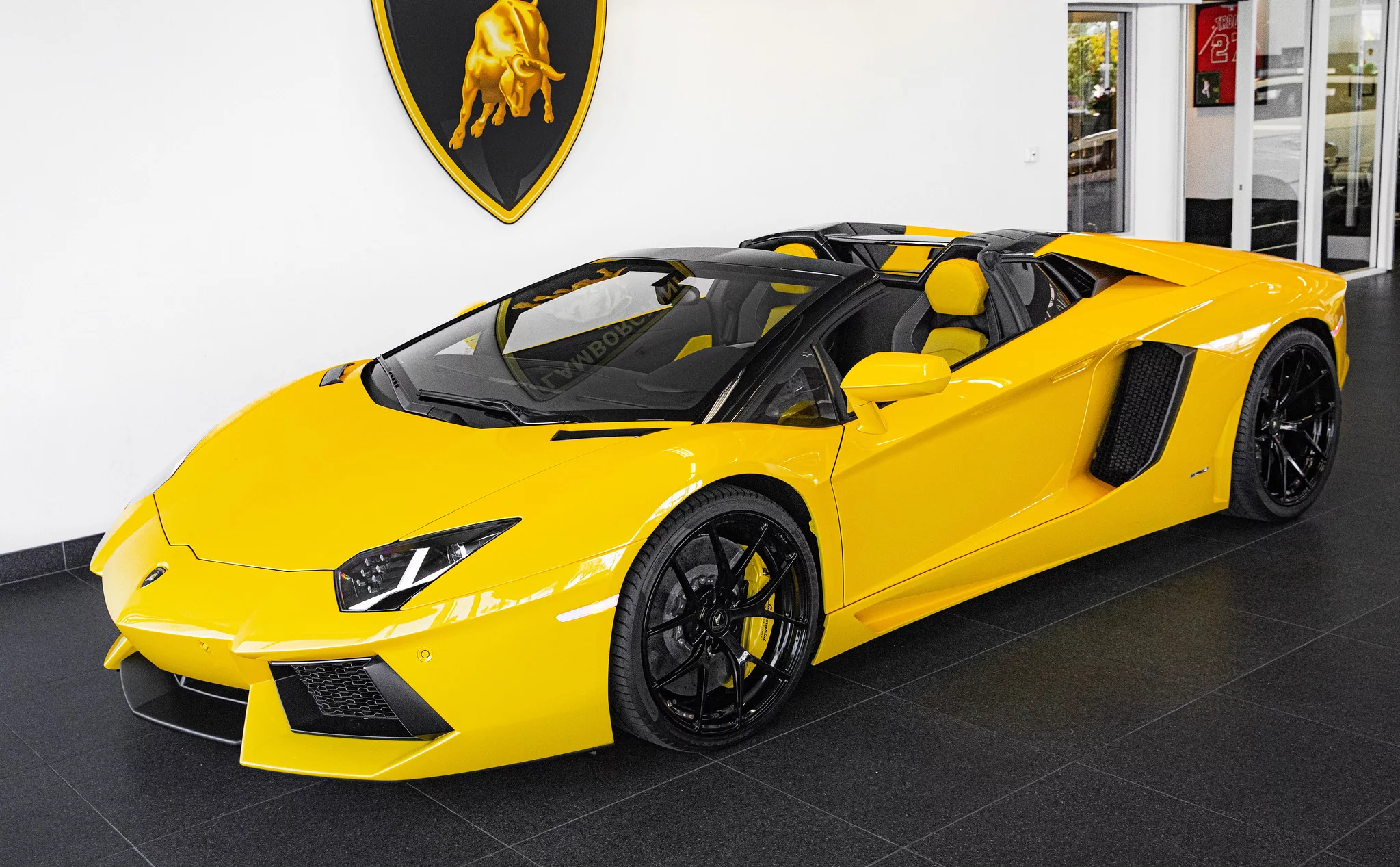 Giallo Orion Lamborghini Aventador