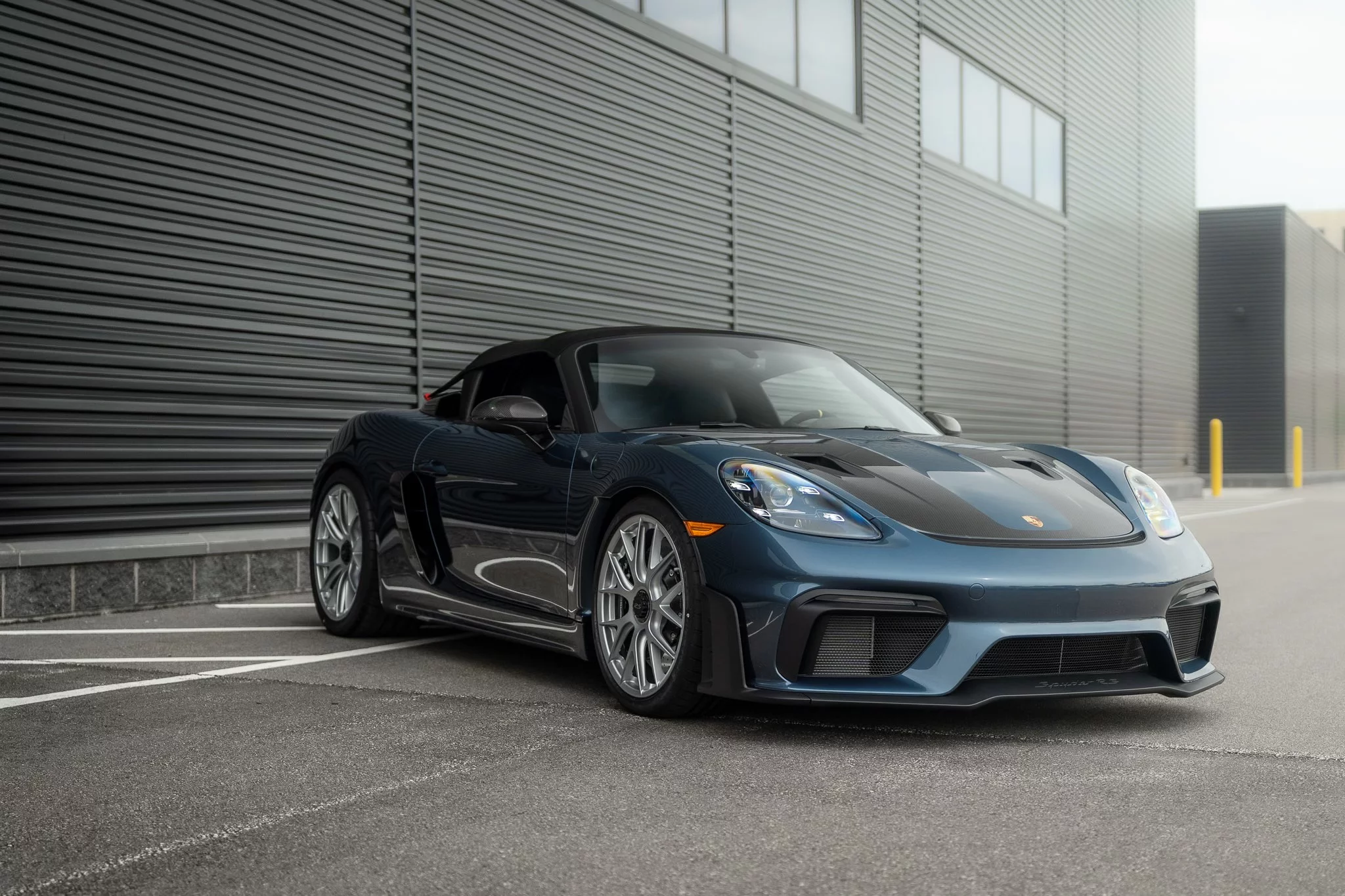 Yachting Blue Metallic Porsche 718 Spyder RS