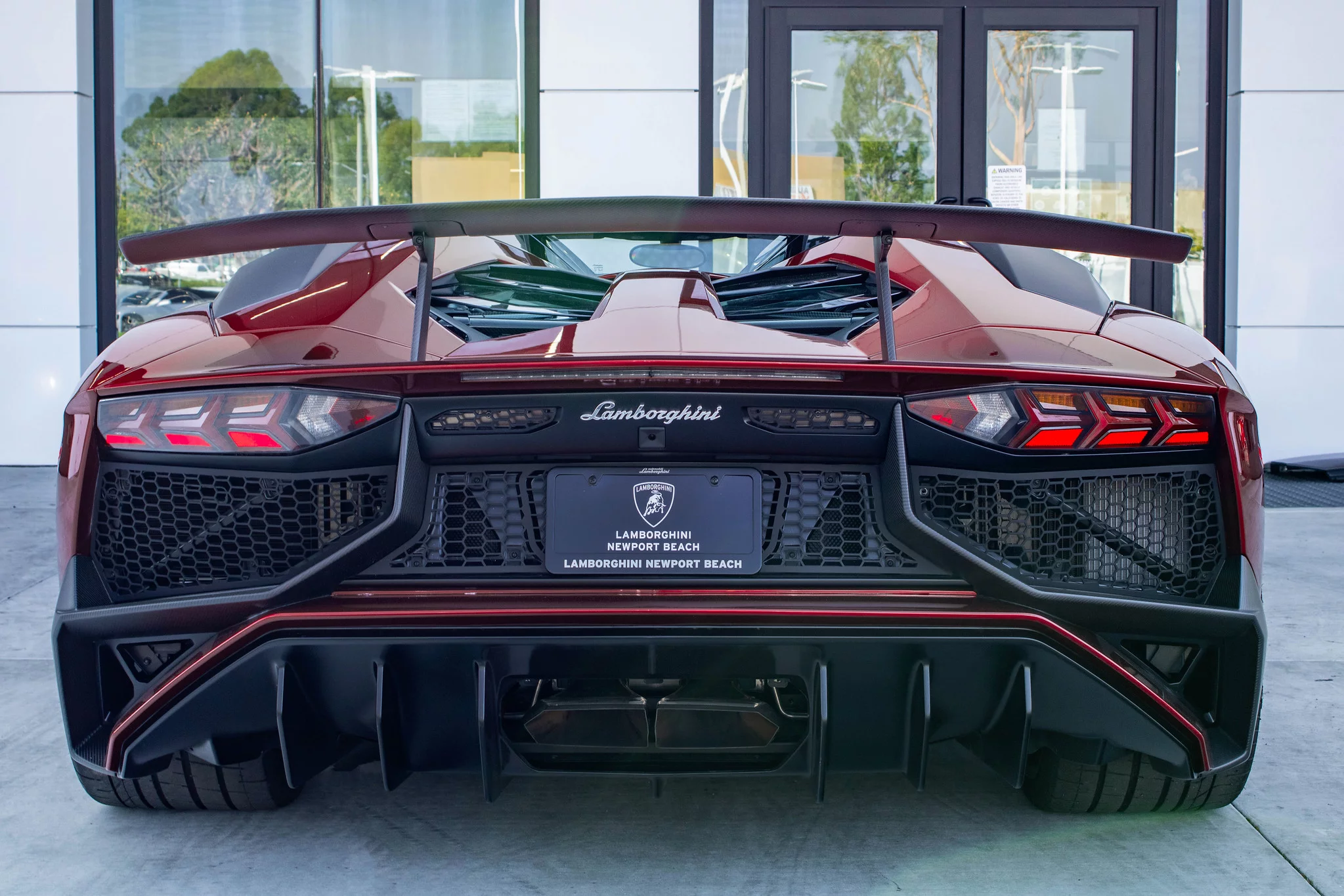 Rosso Hiera Lamborghini Aventador