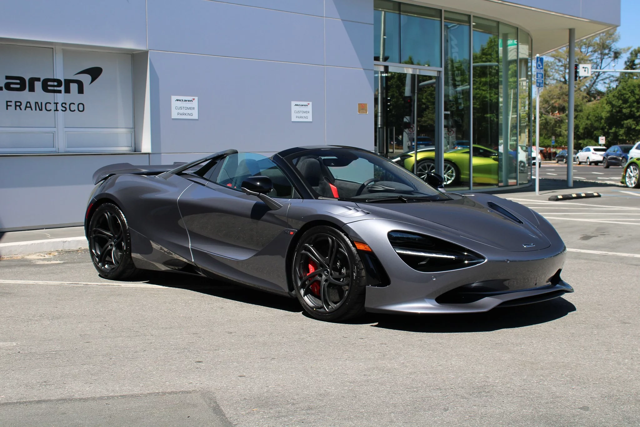 Anthracite McLaren 750S
