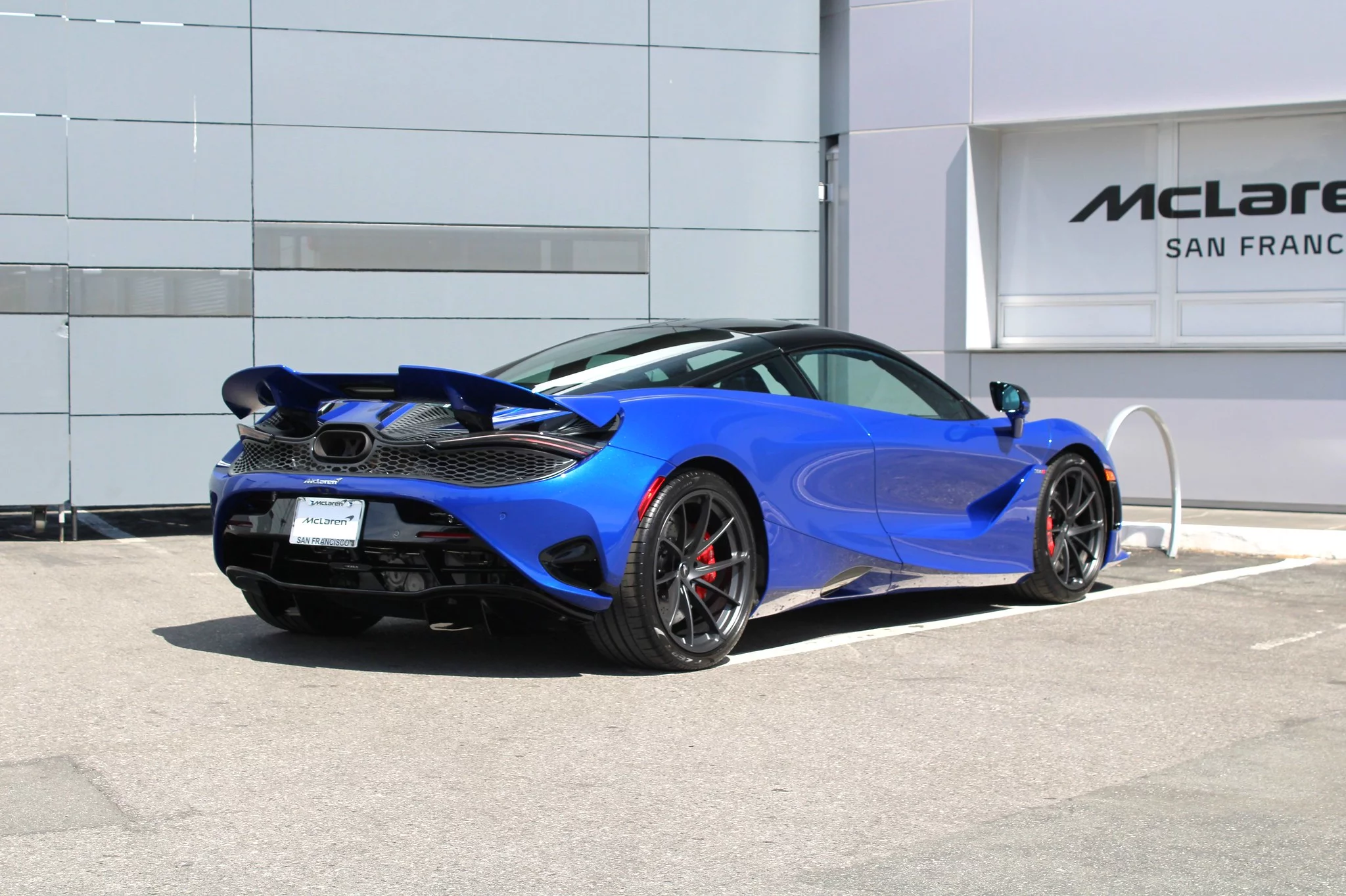 Aurora Blue McLaren 750S