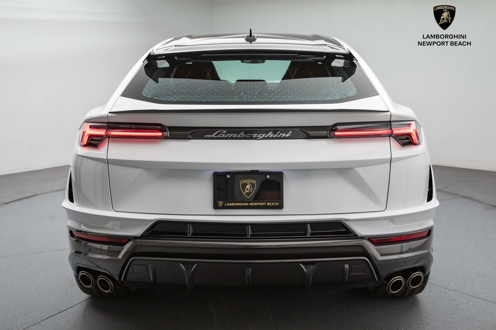 Bianco Monocerus Lamborghini Urus