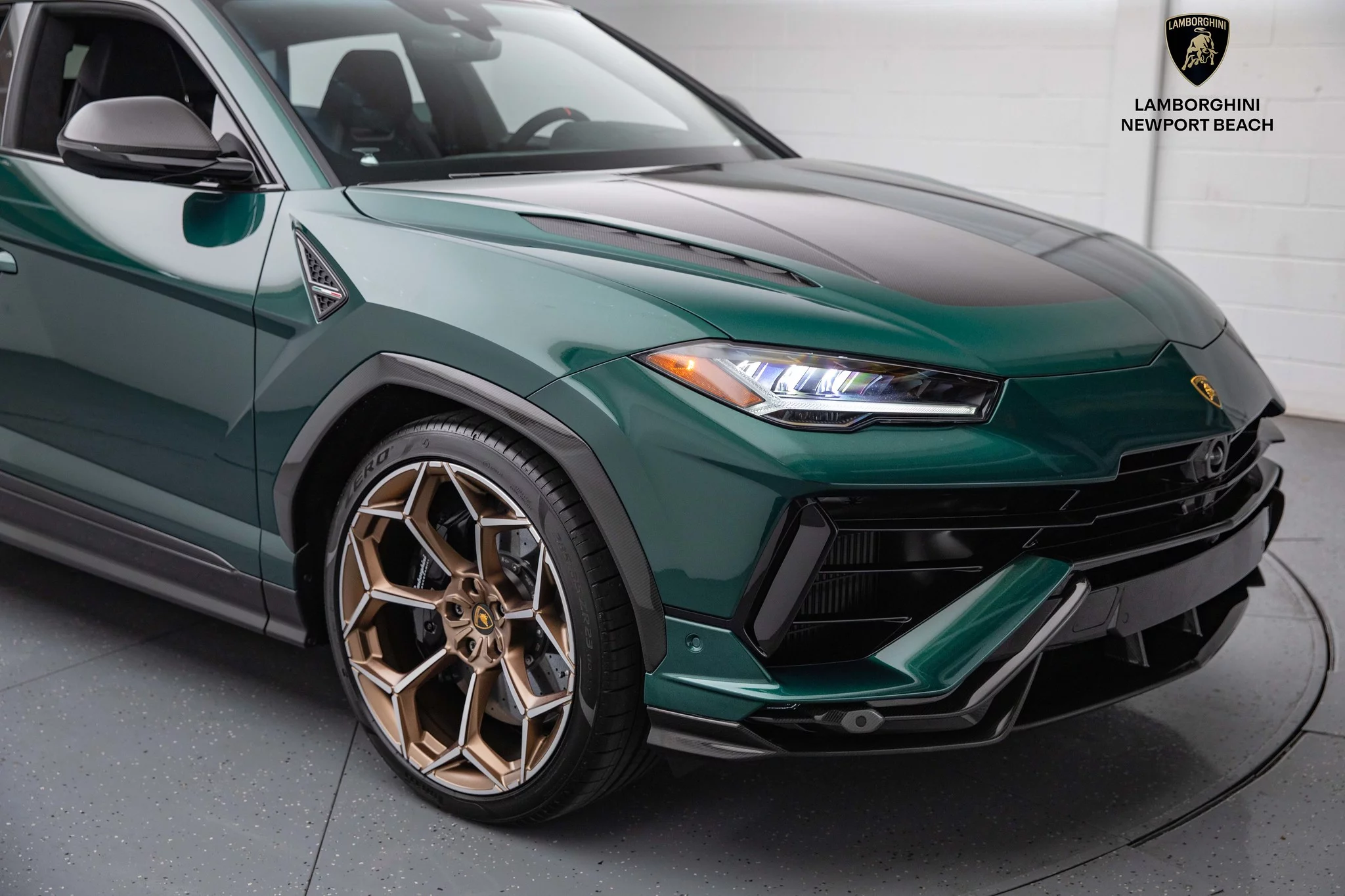 Verde Hydra Lamborghini Urus