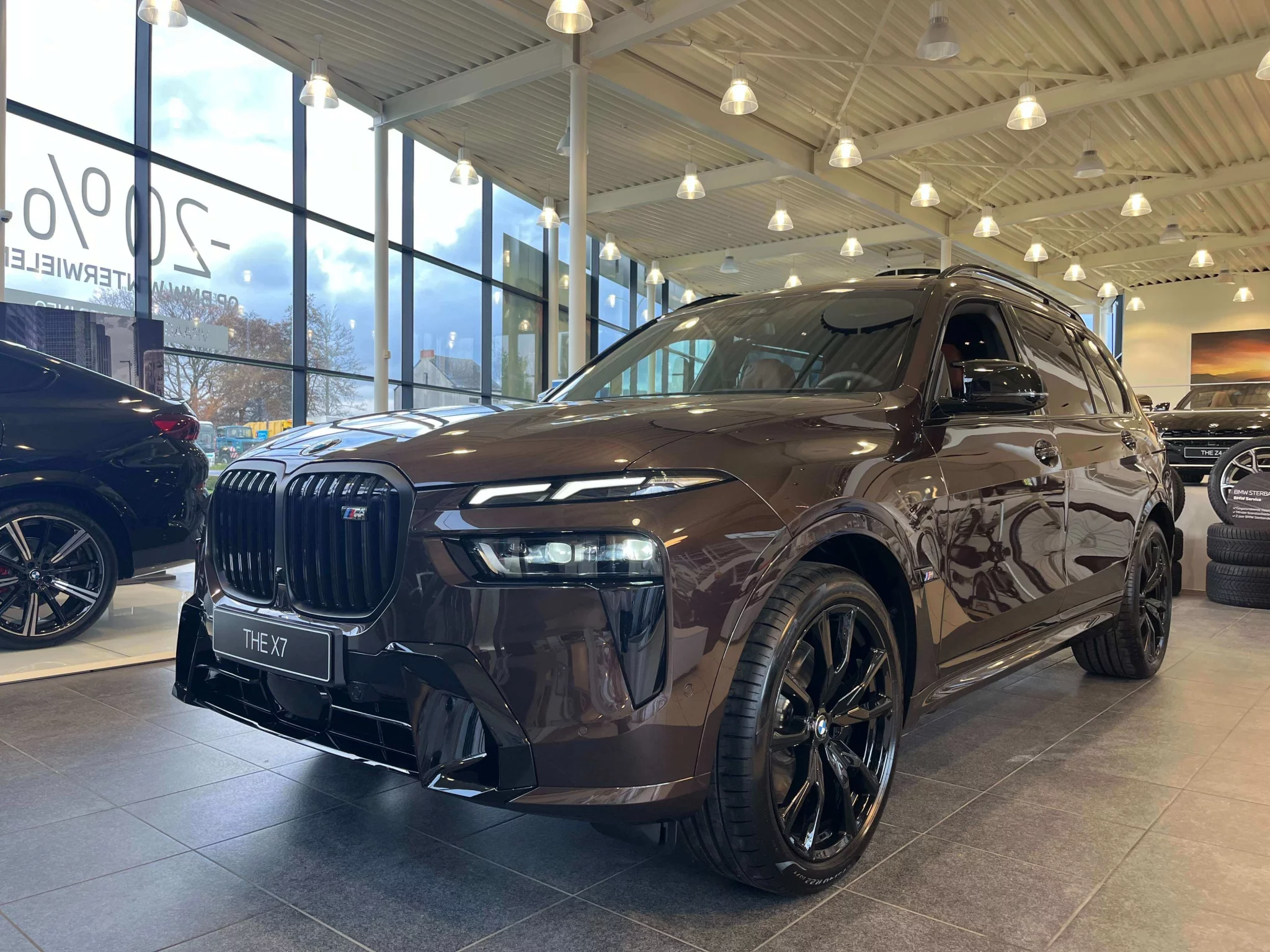 Macadamia Metallic BMW X7