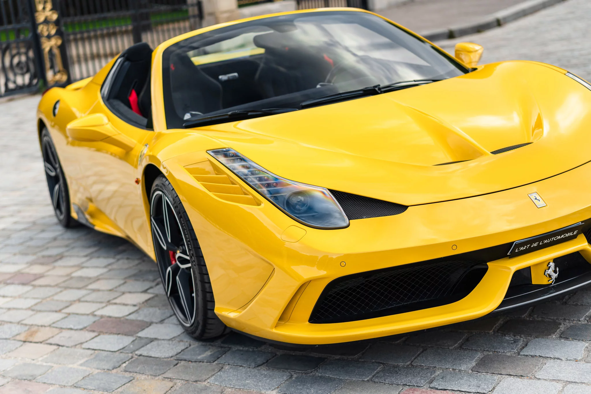 Giallo Modena Ferrari 458