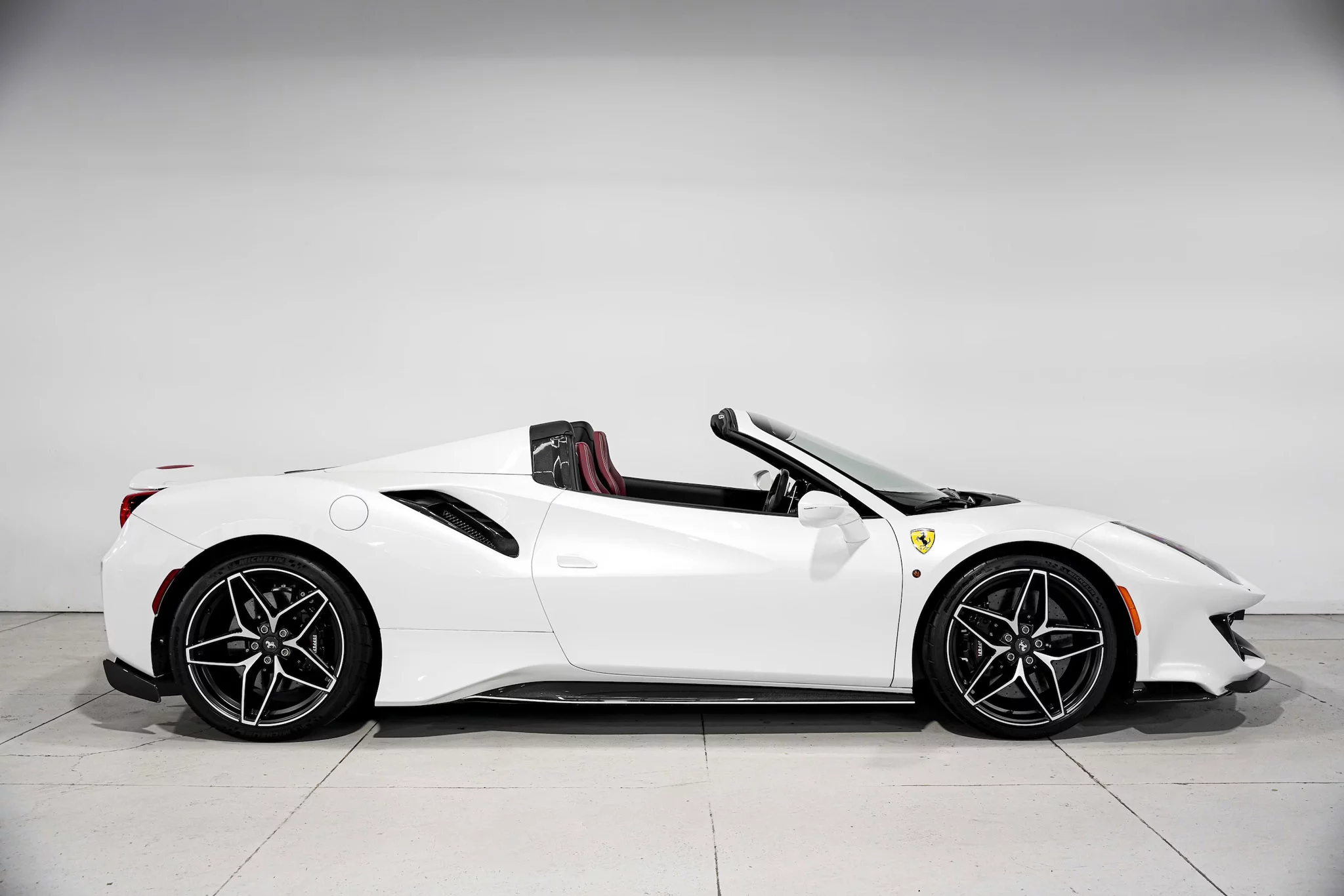 Bianco Sanae Ferrari 488
