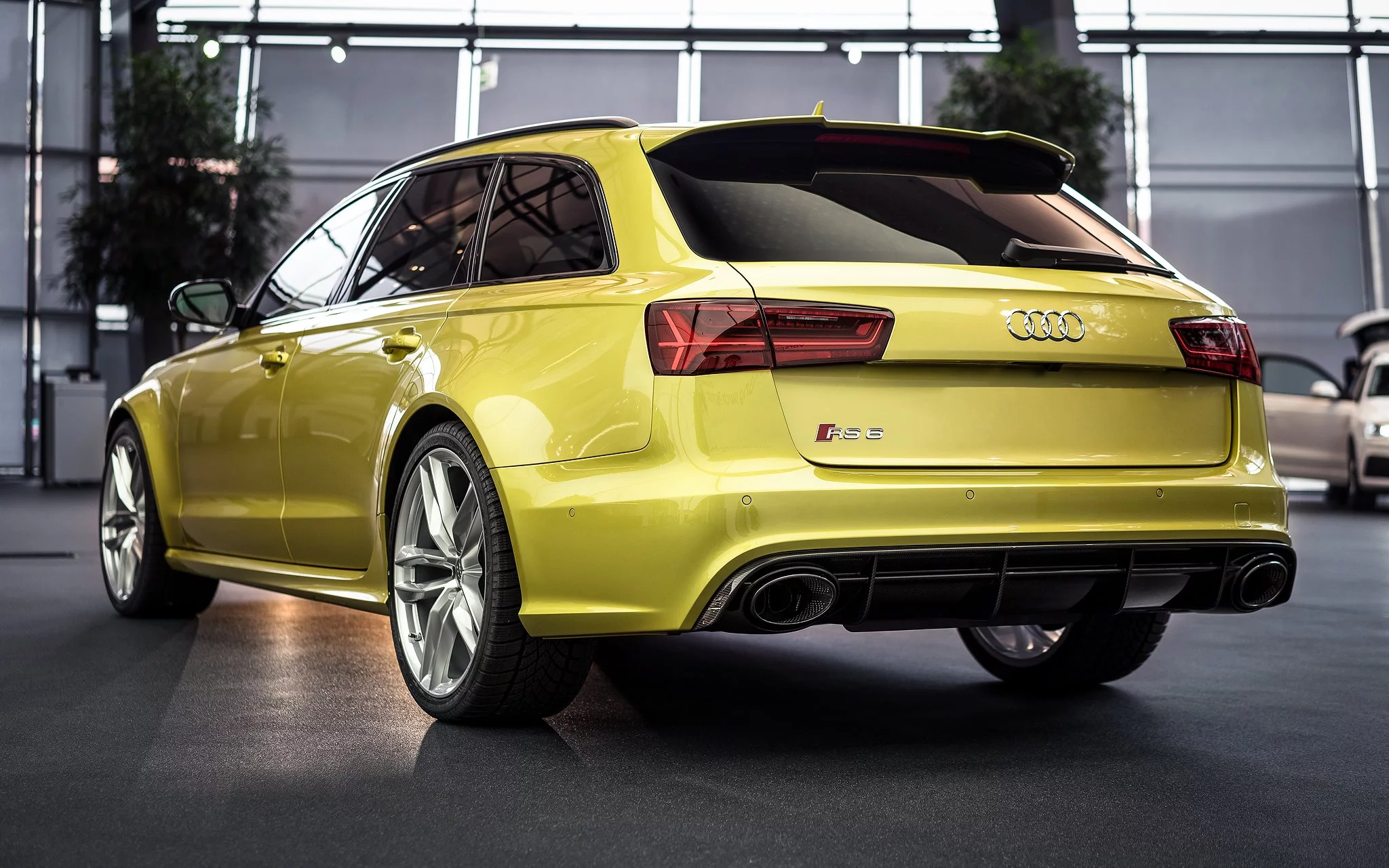 Austin Yellow Audi RS6 Avant