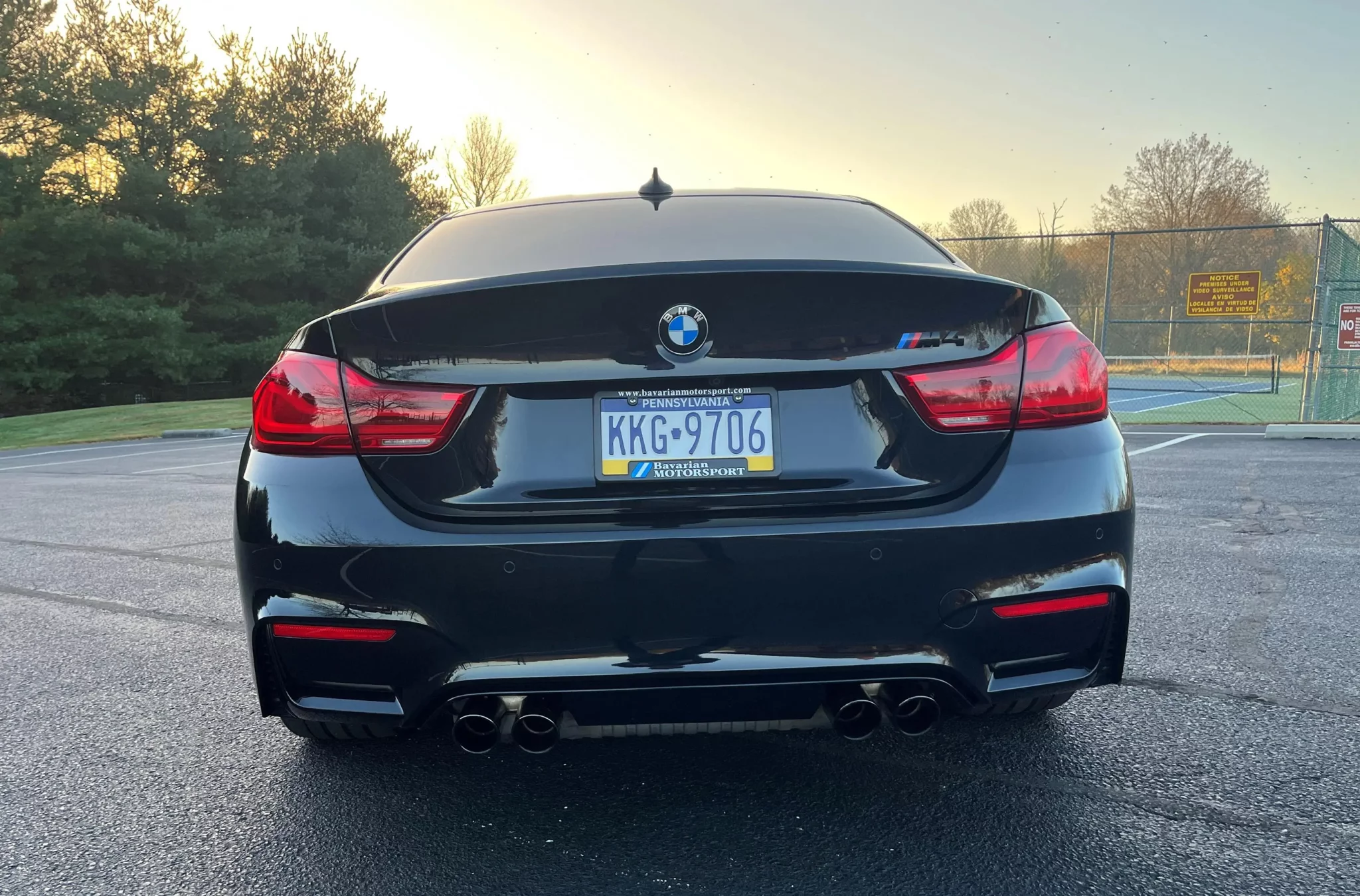 Azurite Black BMW M4