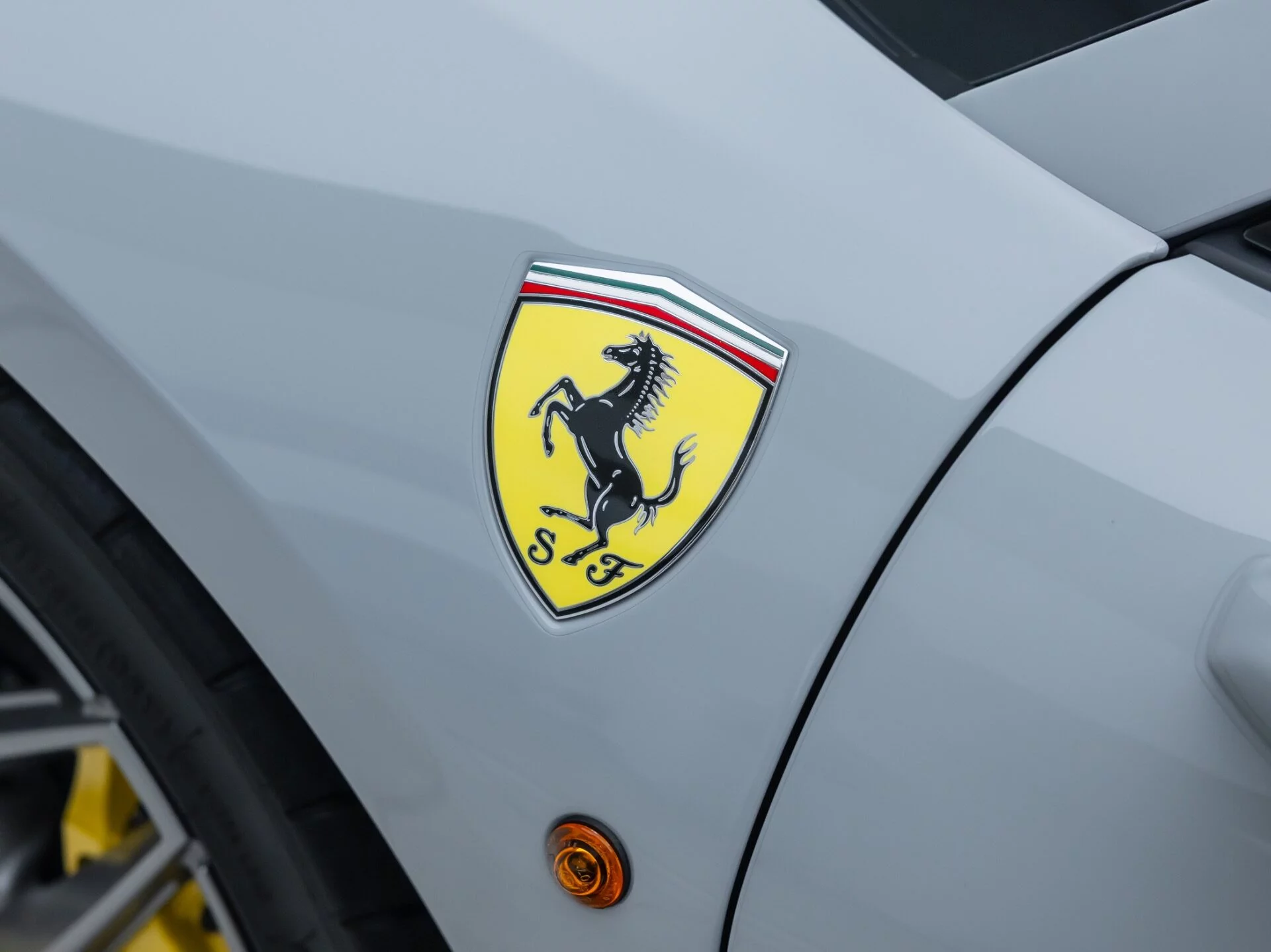 Grigio Squalo Ferrari 488