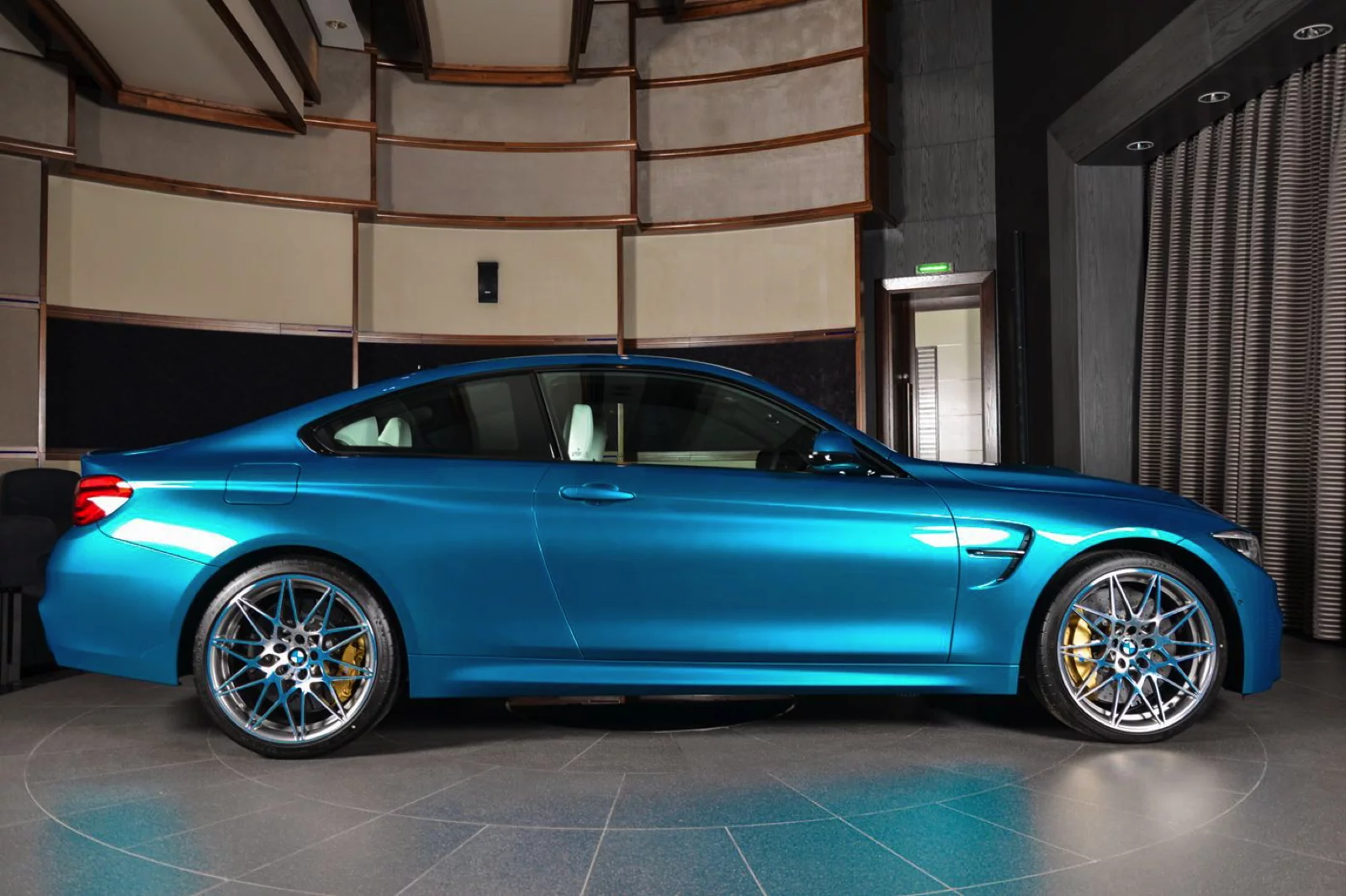 Atlantis BMW M4