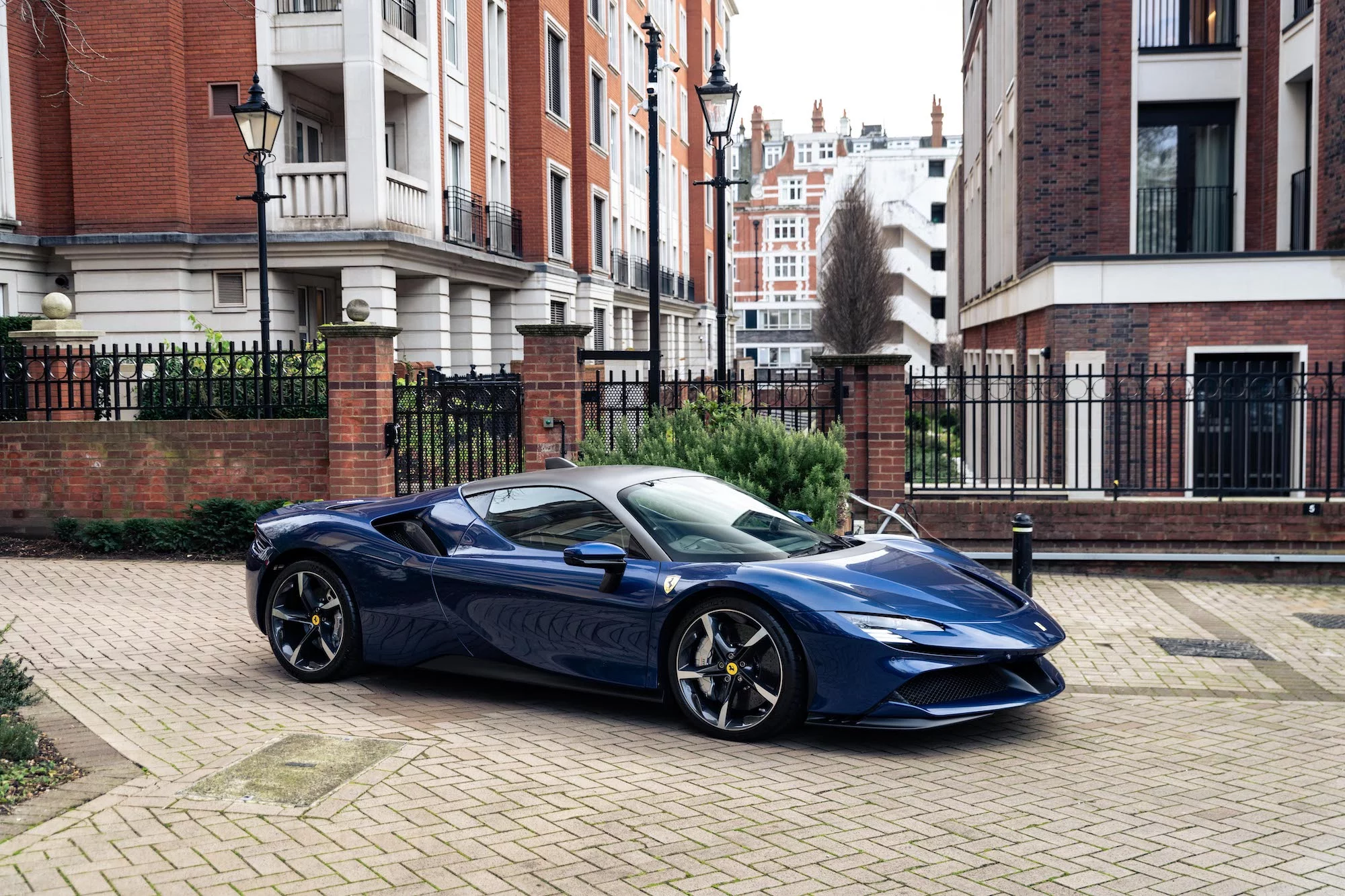 Blu Tour de France Ferrari SF90