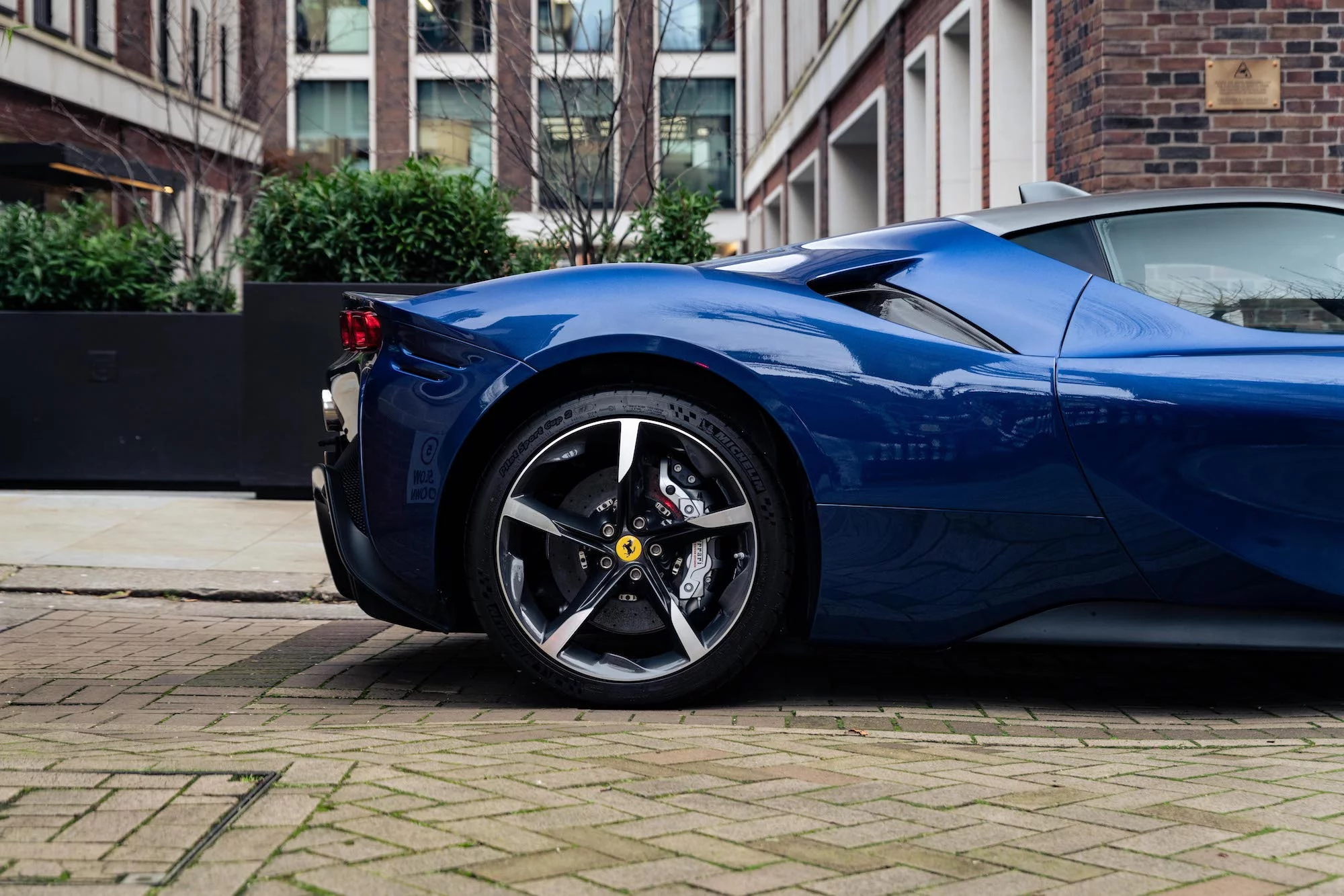 Blu Tour de France Ferrari SF90