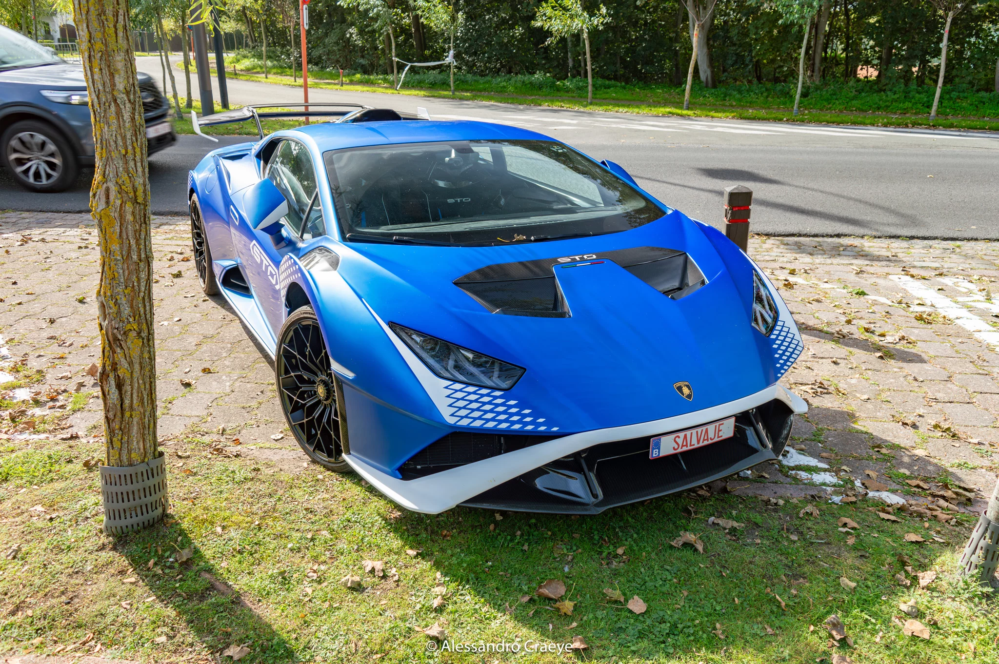 Blu Aegeus Lamborghini Huracán