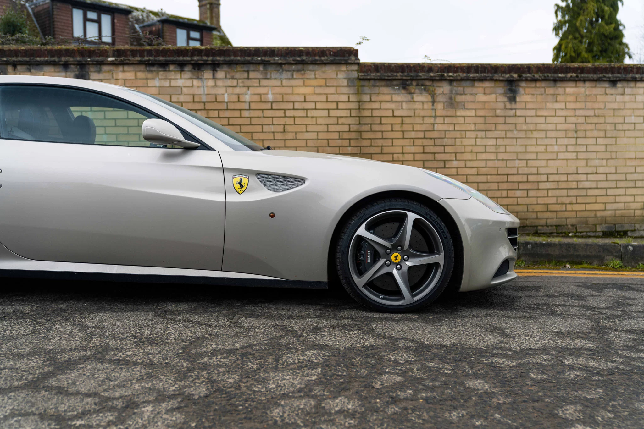 Nuovo Grigio Ingrid Ferrari FF
