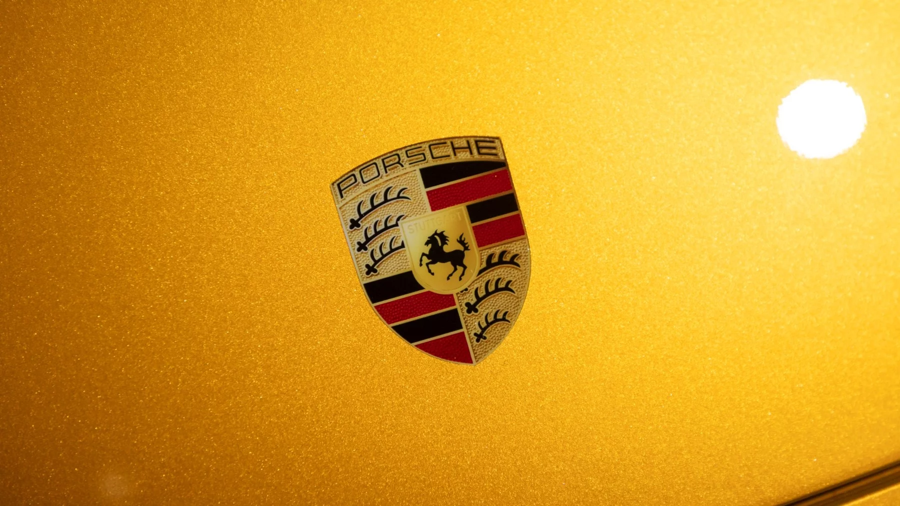 Explosive Gold Chromaflair Porsche 911 GT3 RS