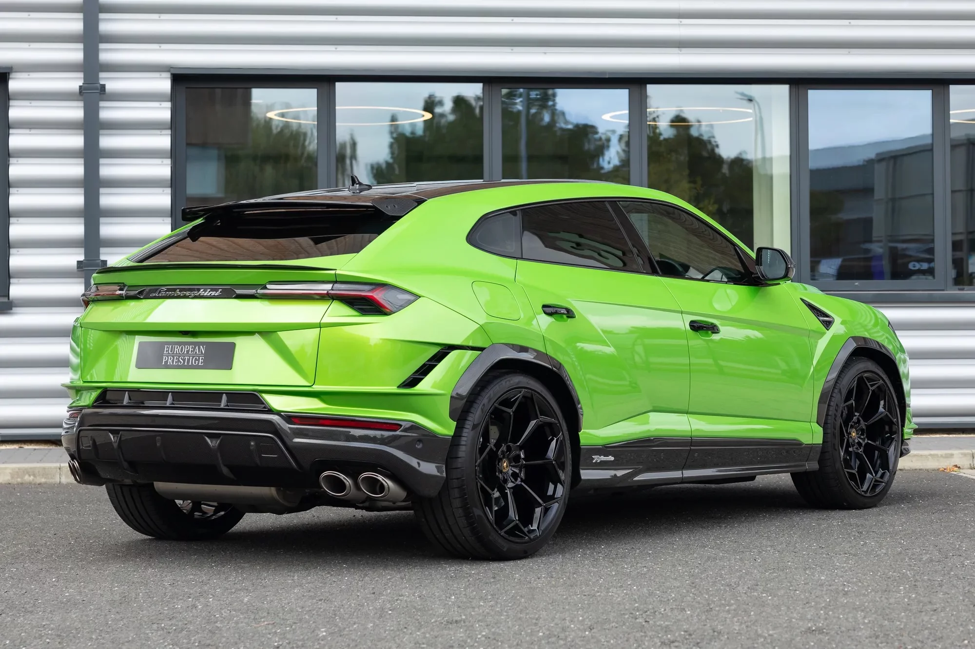 Verde Selvans Lamborghini Urus