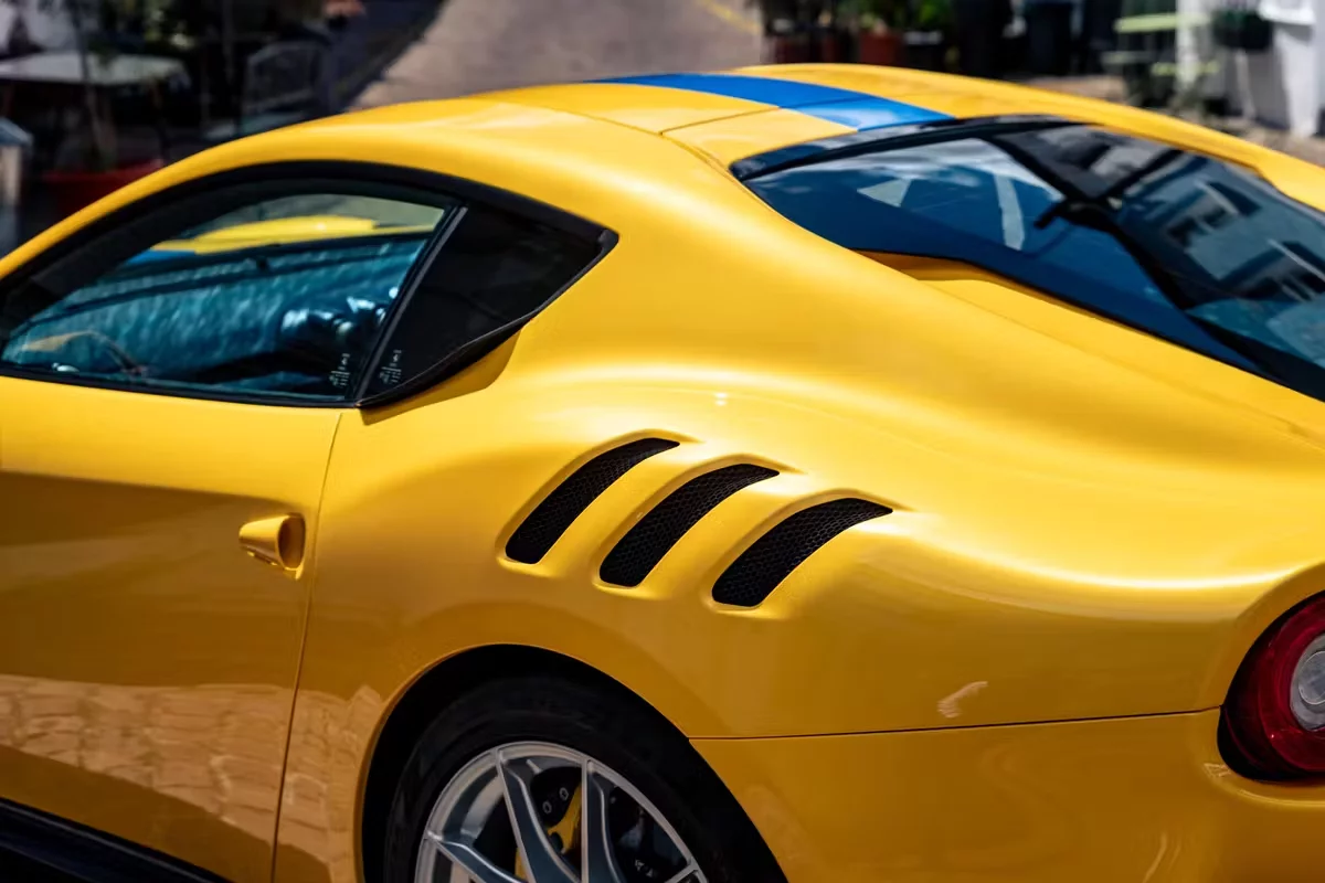 Giallo Triplo Strato Ferrari F12