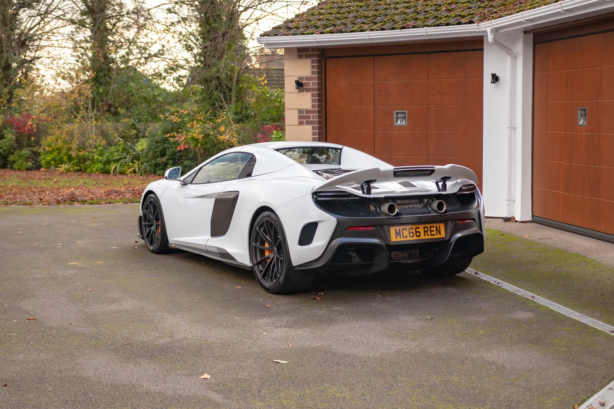 Silica White McLaren 675LT