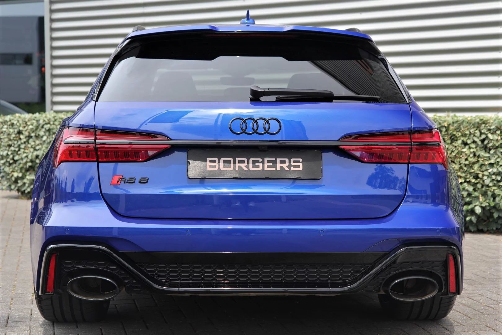 Ultra Blue Audi RS6 Avant