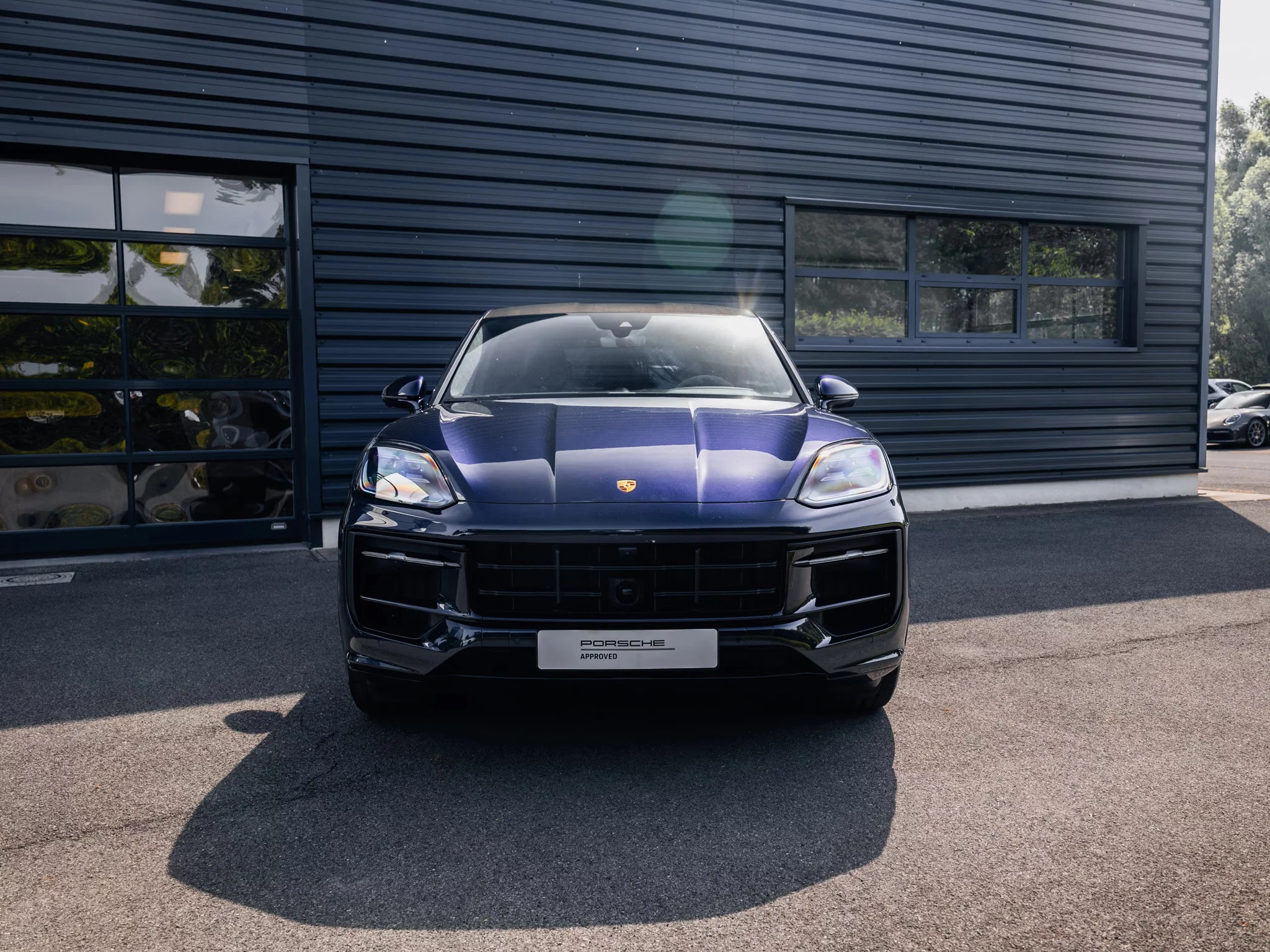 Night Blue Metallic Porsche Cayenne