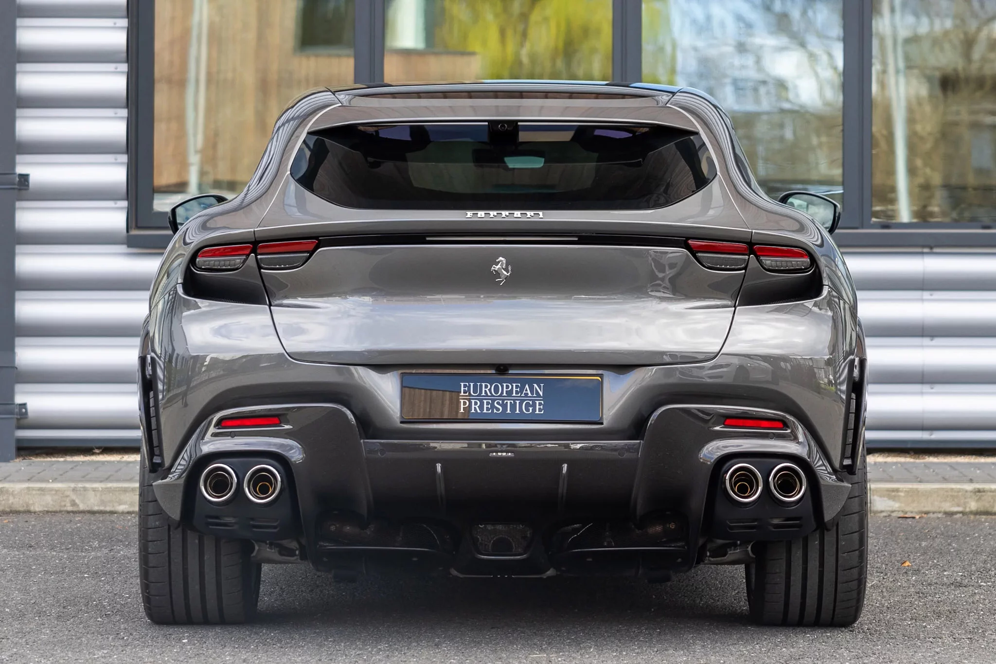 Grigio Ferro Ferrari Purosangue