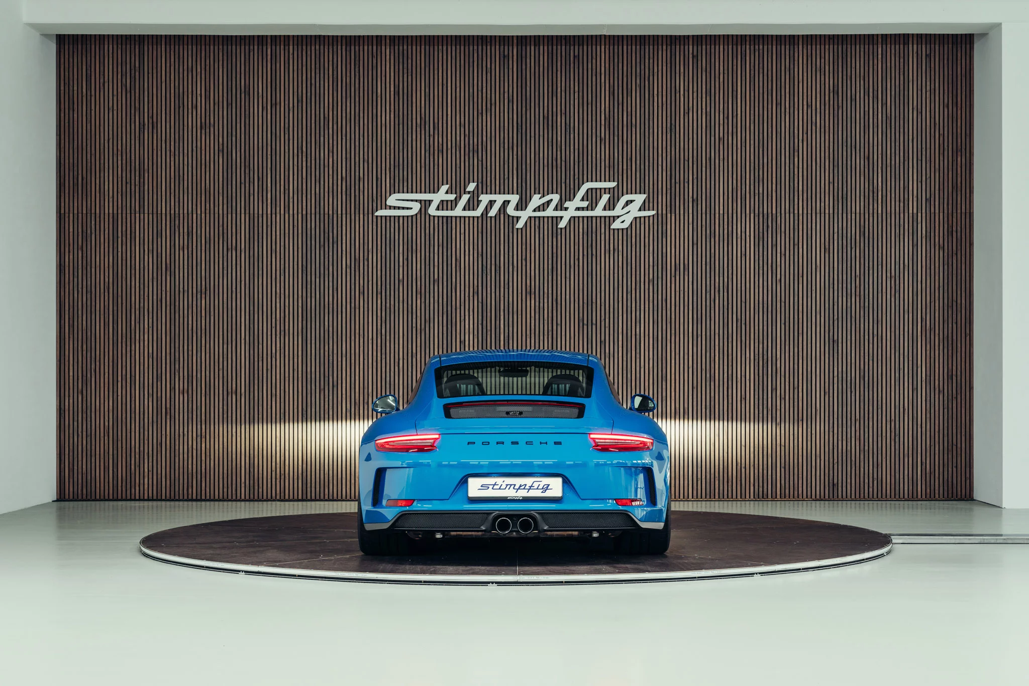 Turqoise Blue Porsche 911 GT3