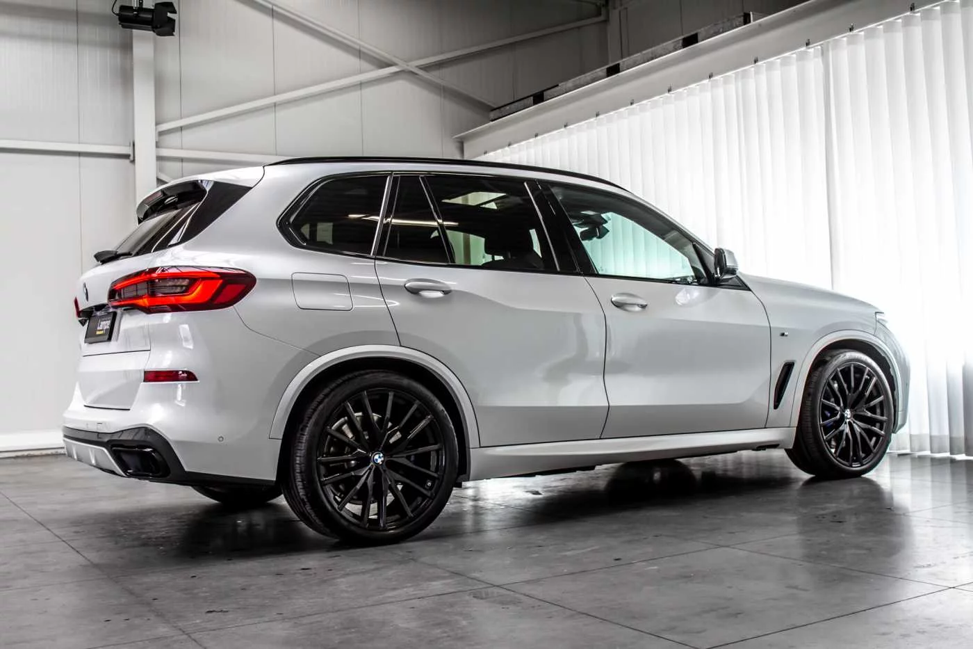 Mineral White BMW X5