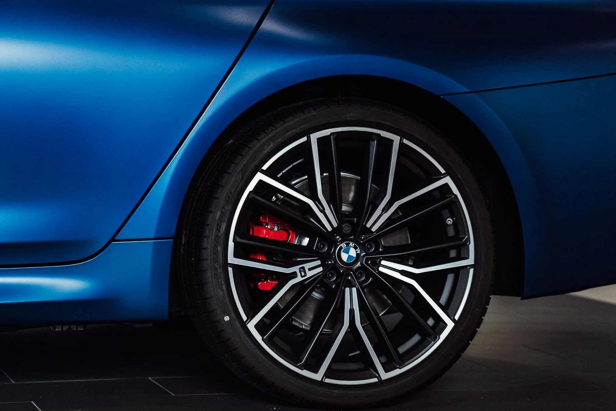 Frozen Marina Bay Blue BMW 5 Series