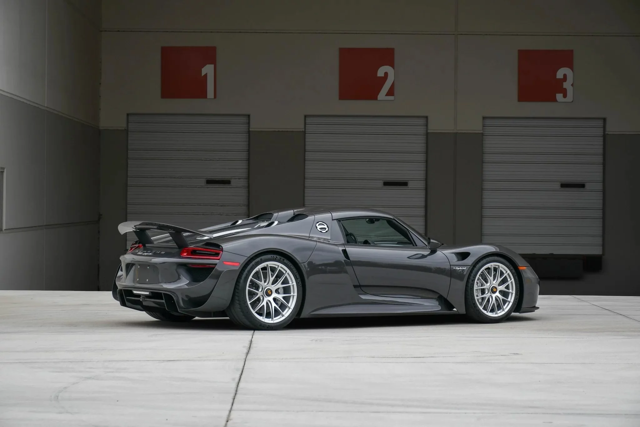 Grey Black Porsche 918 Spyder