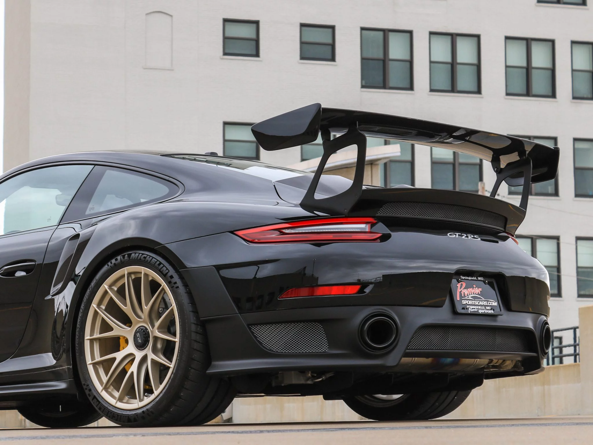 Black Porsche 911 GT2 RS