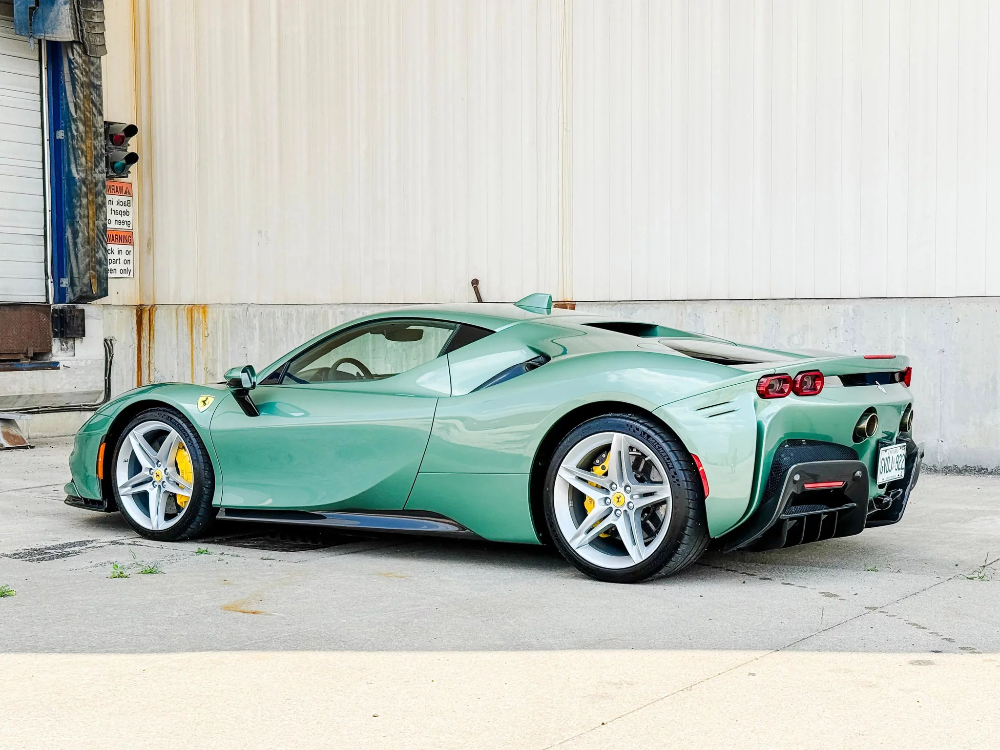 Verde Medio Ferrari SF90