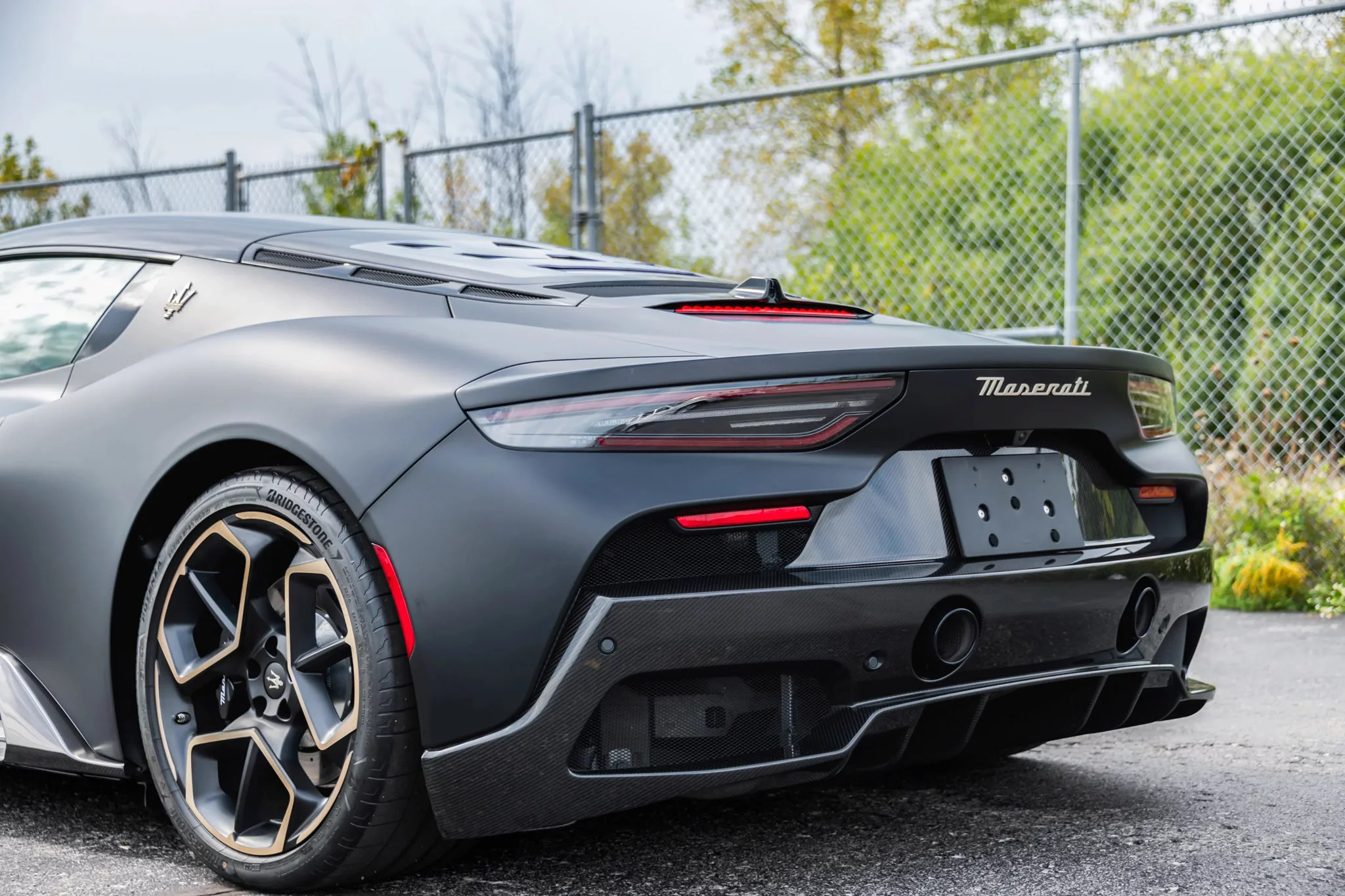 Nero Essenza Matte Maserati MC20