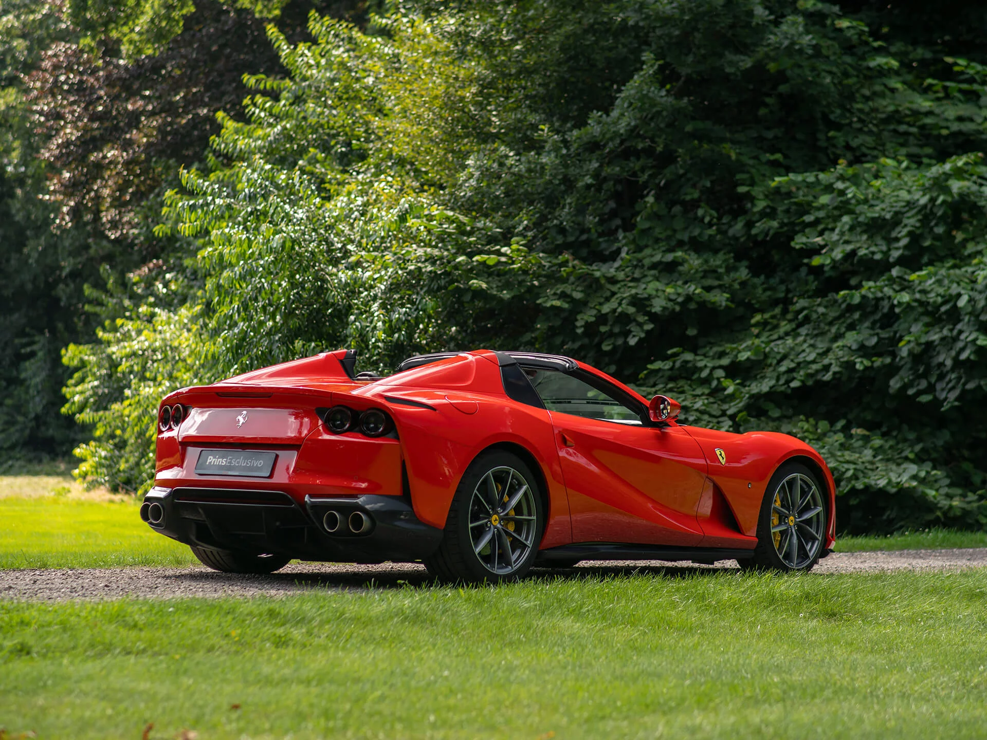 Rosso Scuderia Ferrari 812