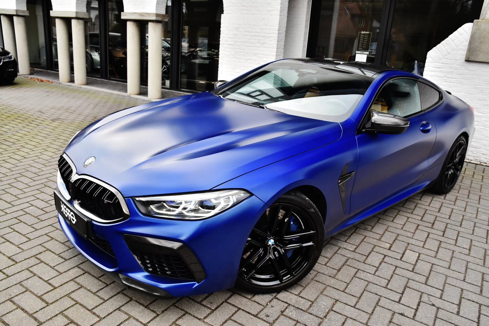 Frozen Marina Bay Blue BMW M8