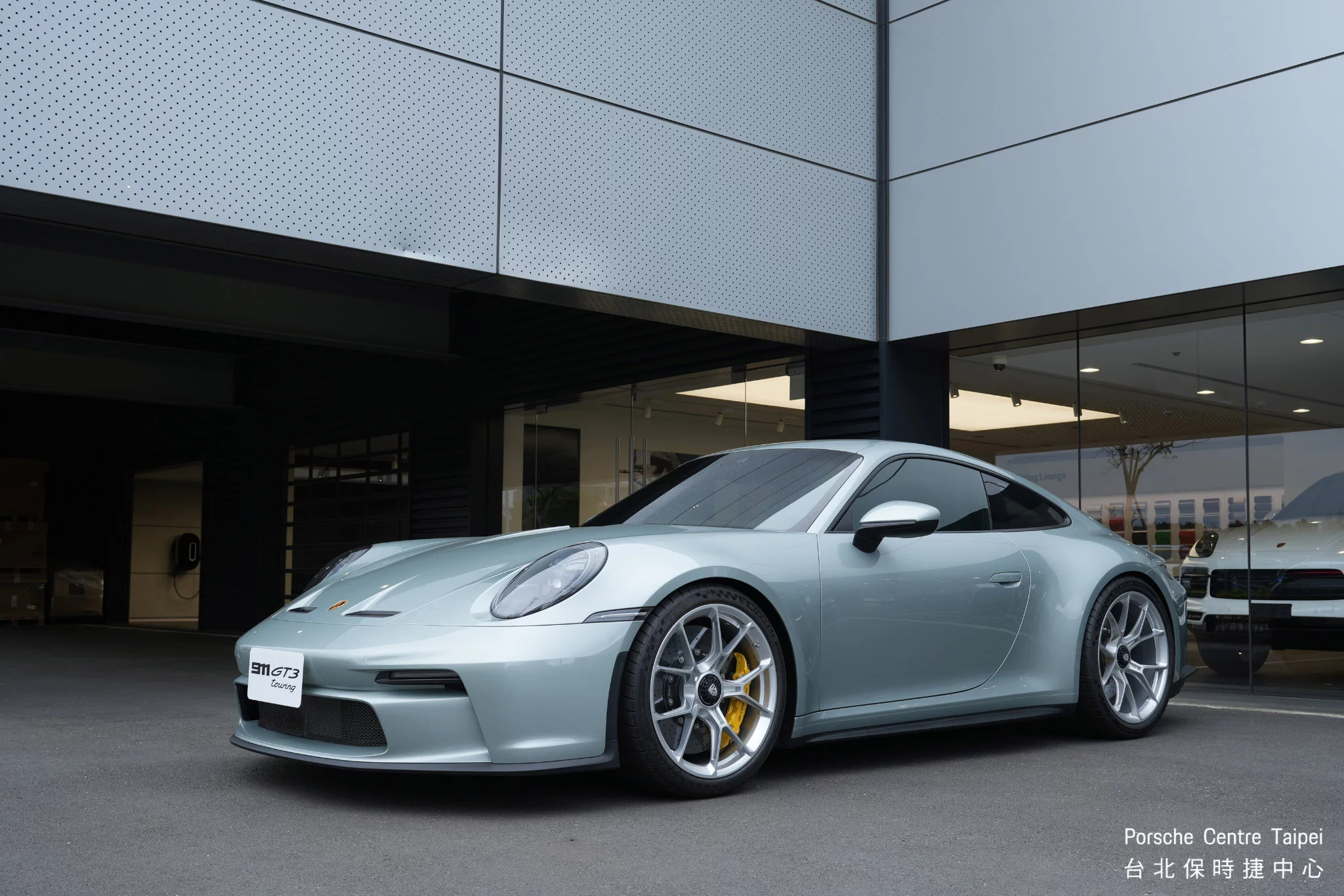 Fish Silver Grey Metallic Porsche 911 GT3