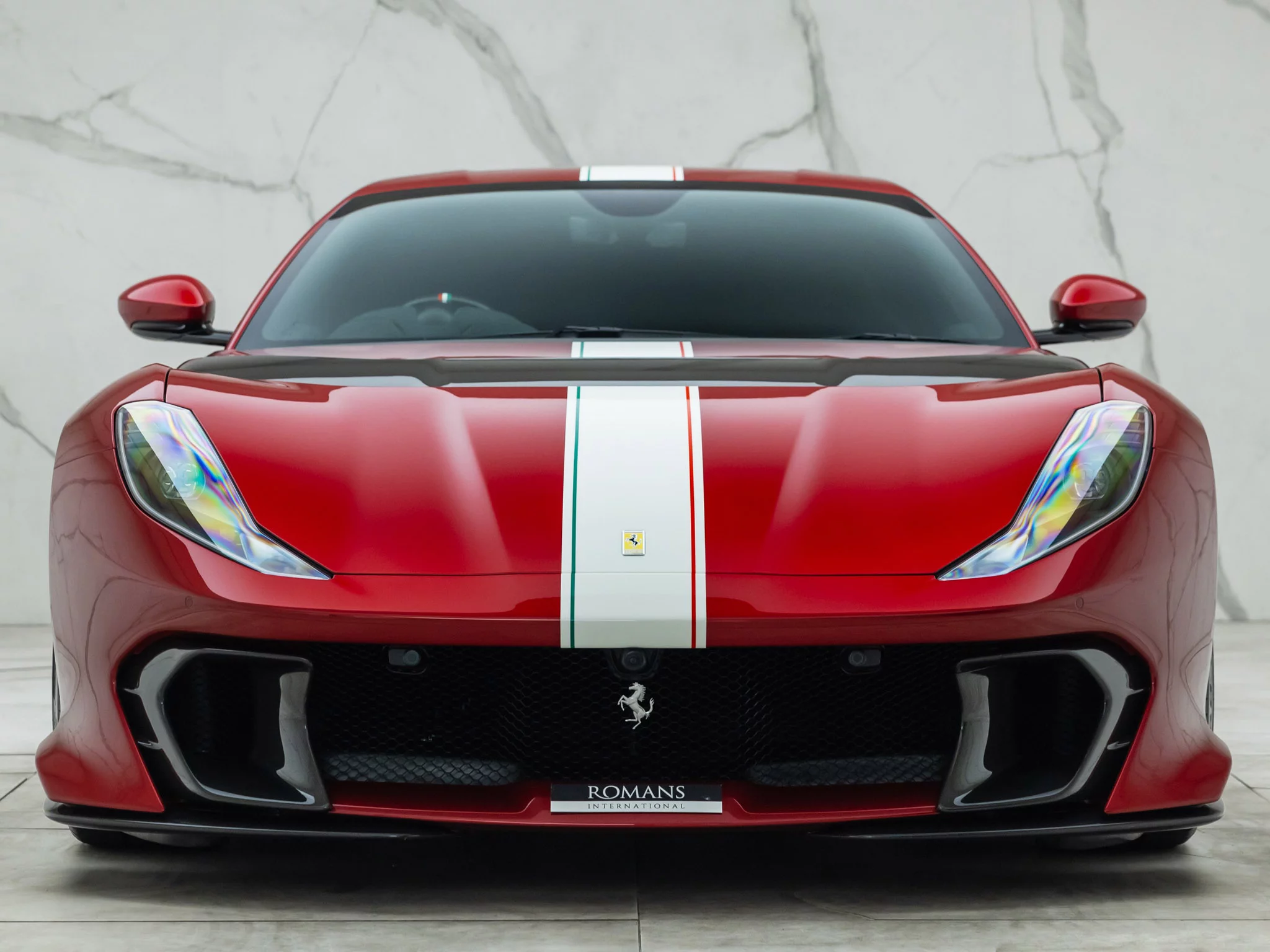 Rosso Monza Ferrari 812