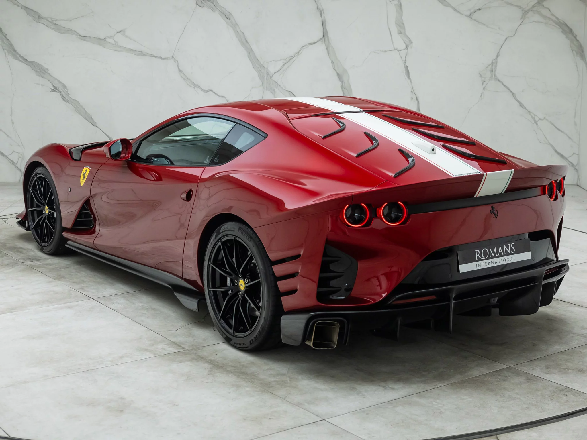 Rosso Monza Ferrari 812
