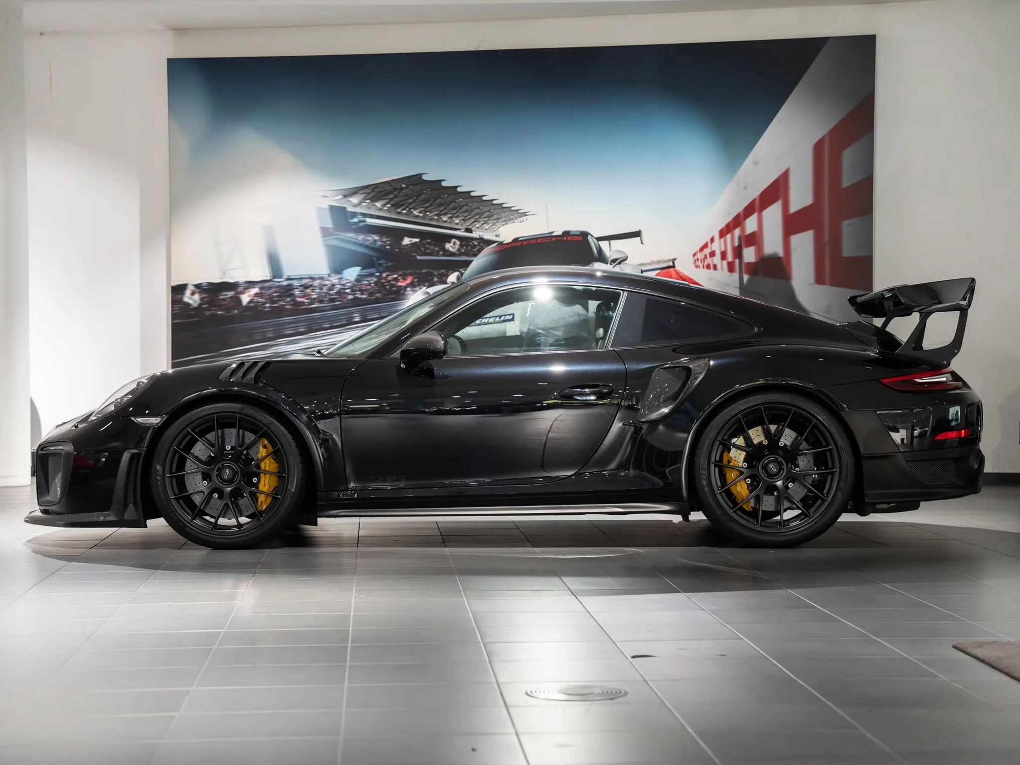 Diamond Black Metallic Porsche 911 GT2 RS