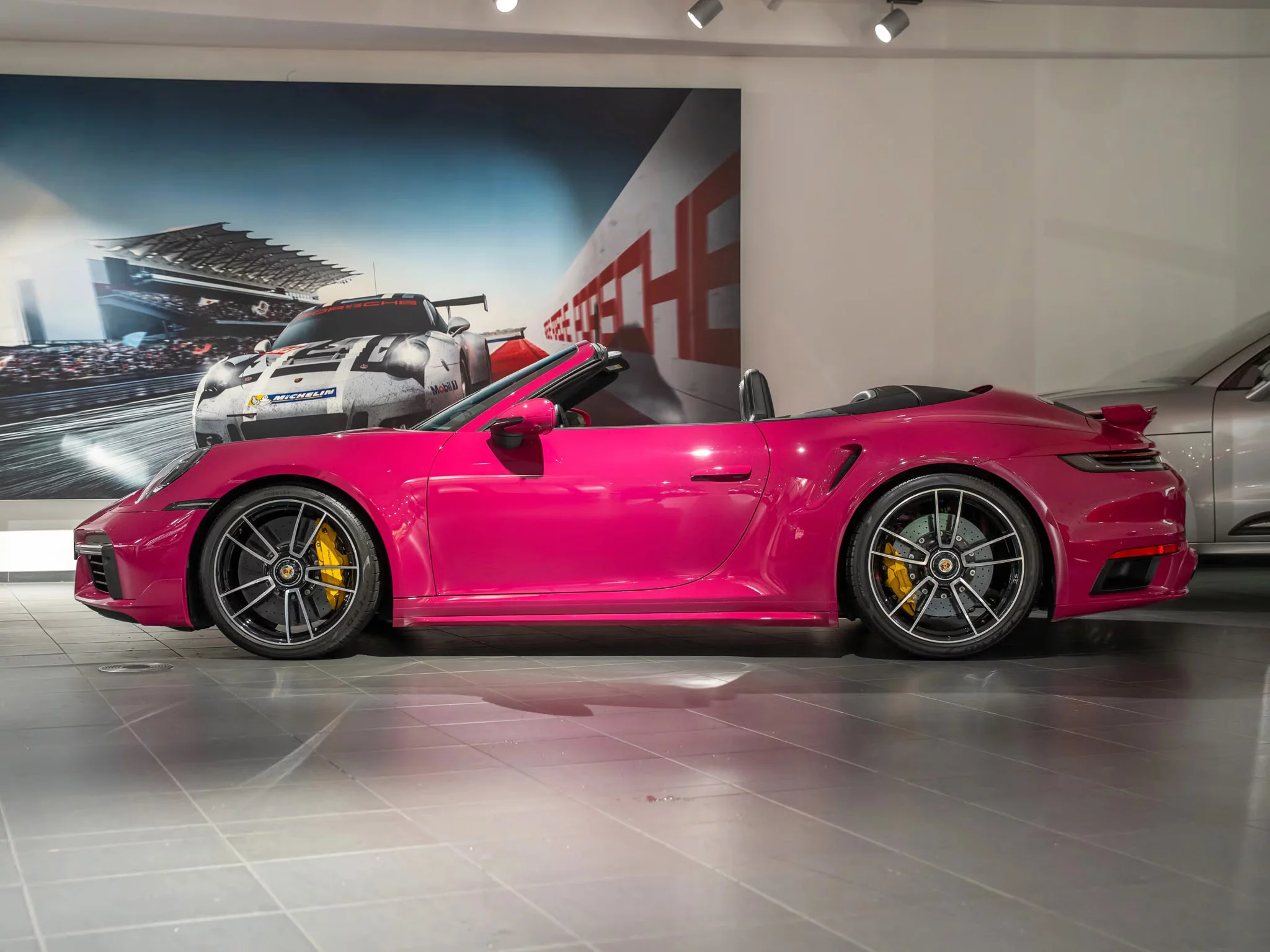 Ruby Star Porsche 911 Turbo