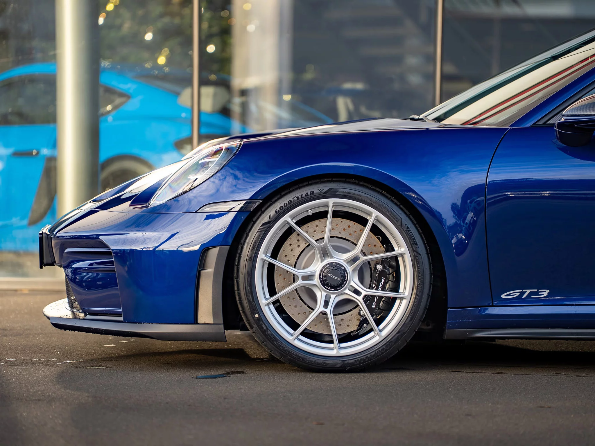 Gentian Blue Metallic Porsche 911 GT3