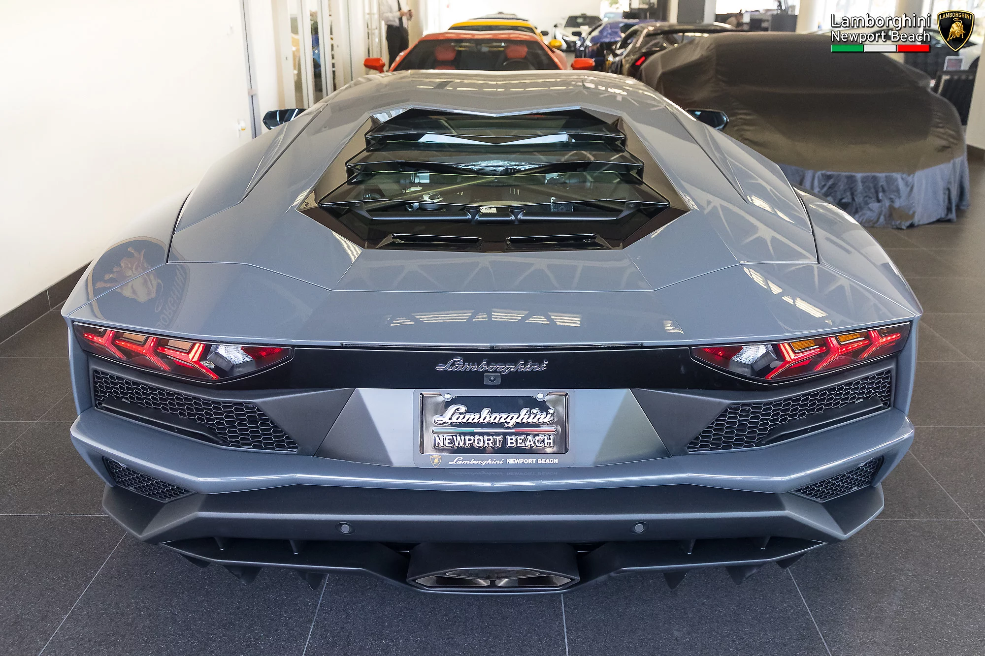 Grigio Telesto Lamborghini Aventador