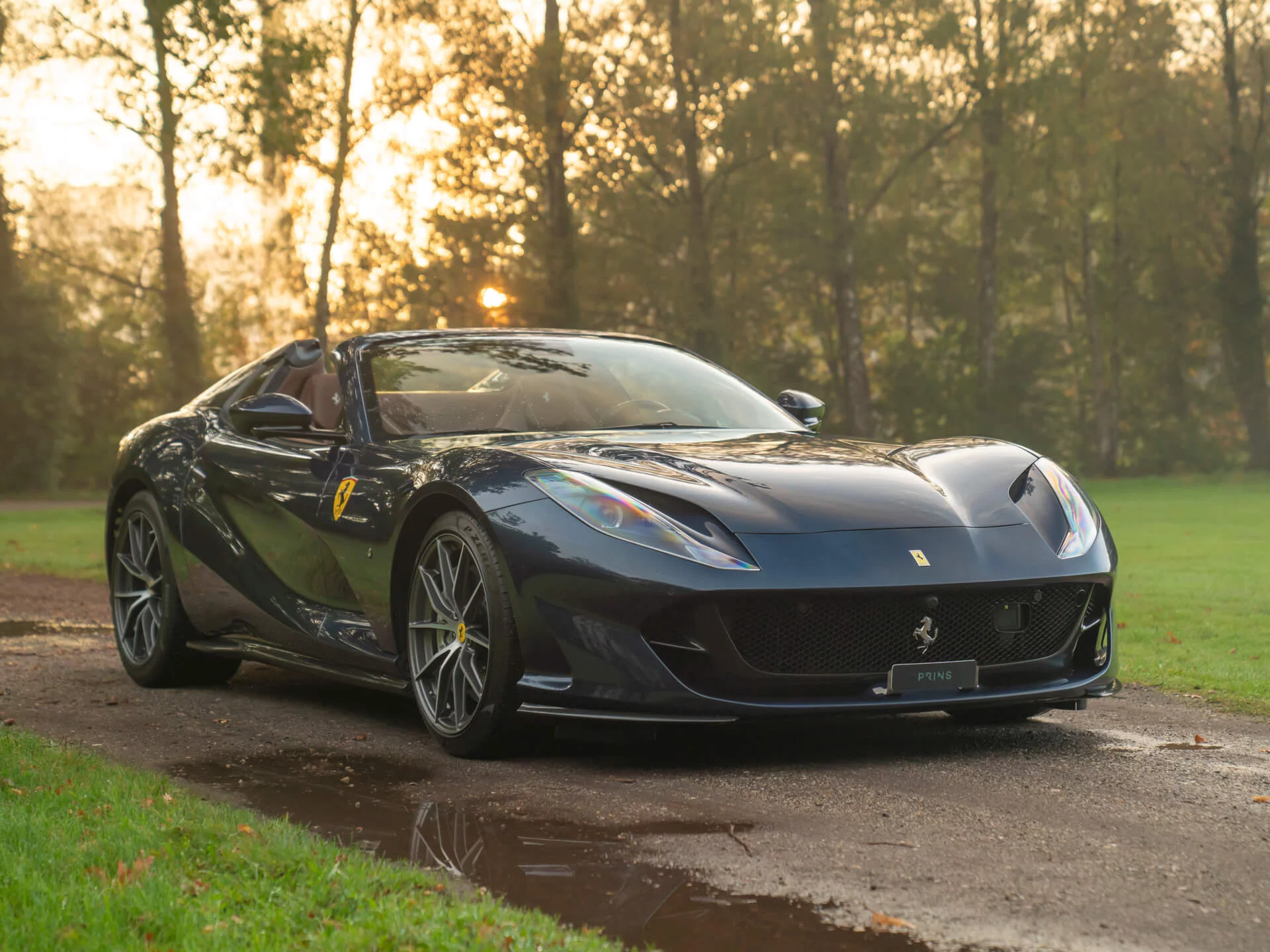 Blu Swaters Ferrari 812