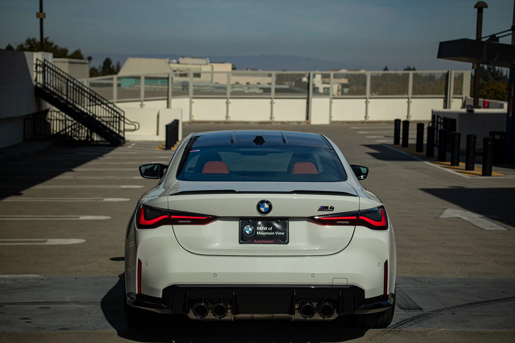 Alpine White III BMW M4