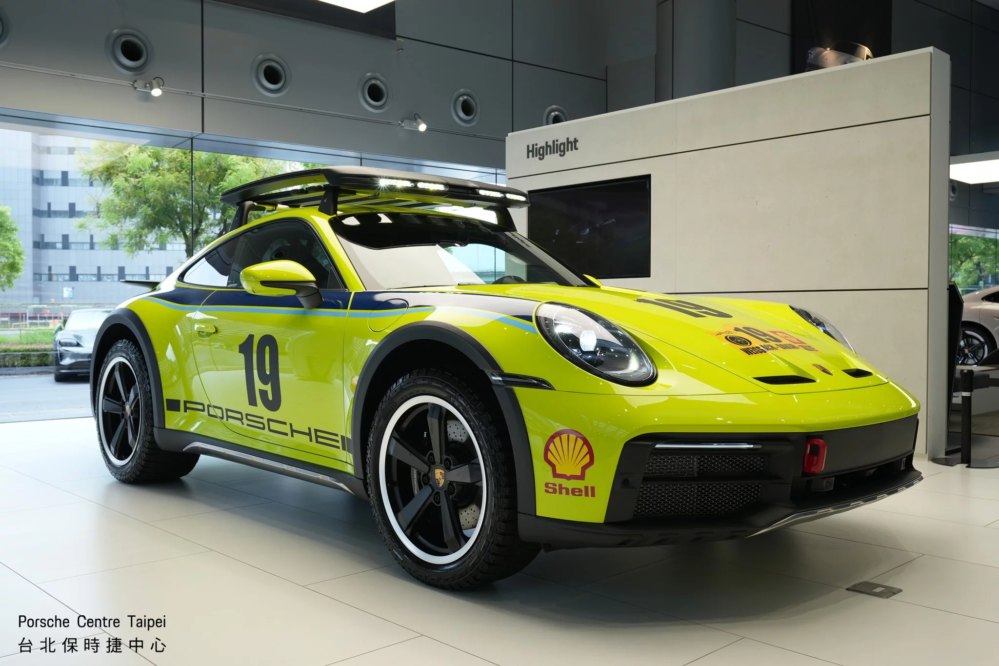 Acid Green Porsche 911 Dakar