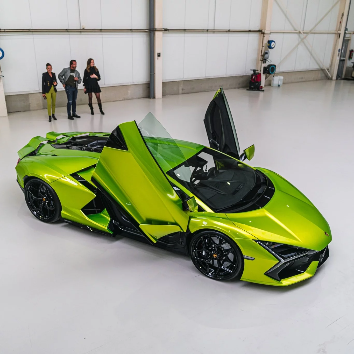 Verde Citrea Lamborghini Revuelto